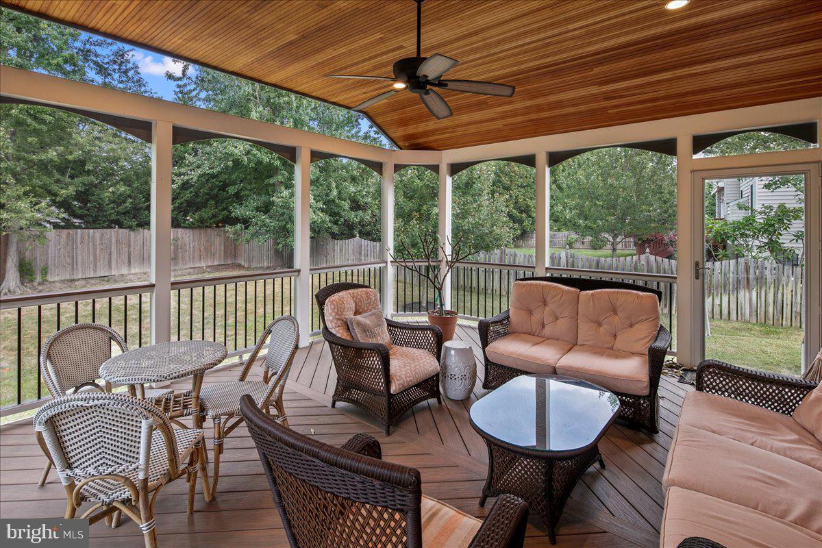 RIVERWOOD - Residential