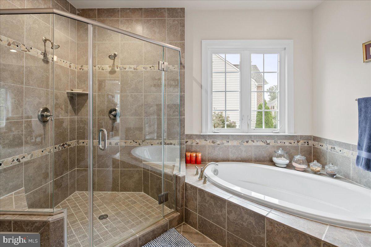 RIVERWOOD - Residential