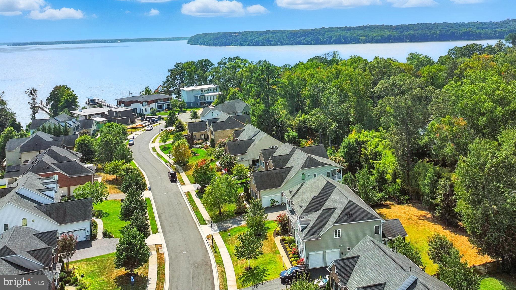 RIVERWOOD - Residential