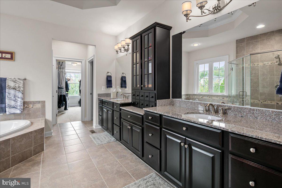 RIVERWOOD - Residential