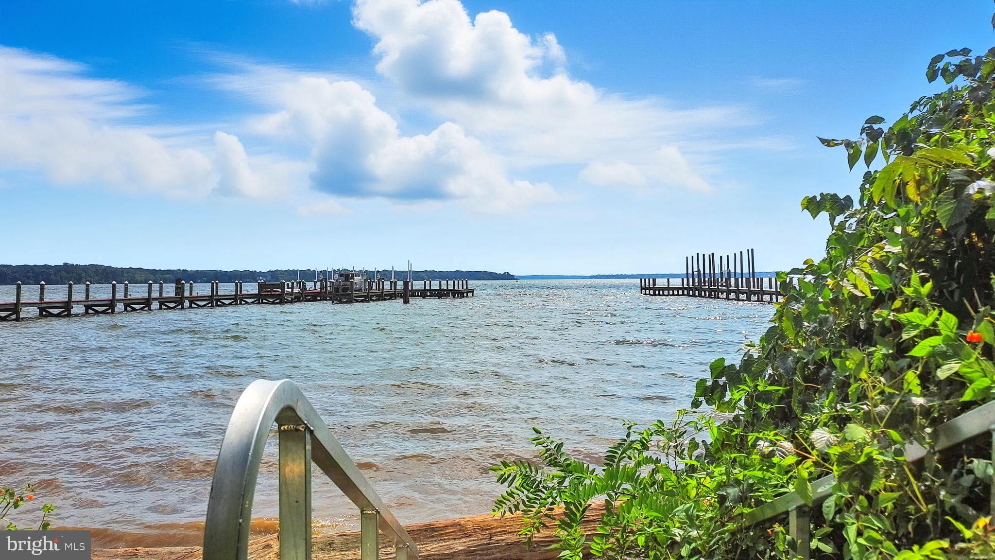 RIVERWOOD - Residential