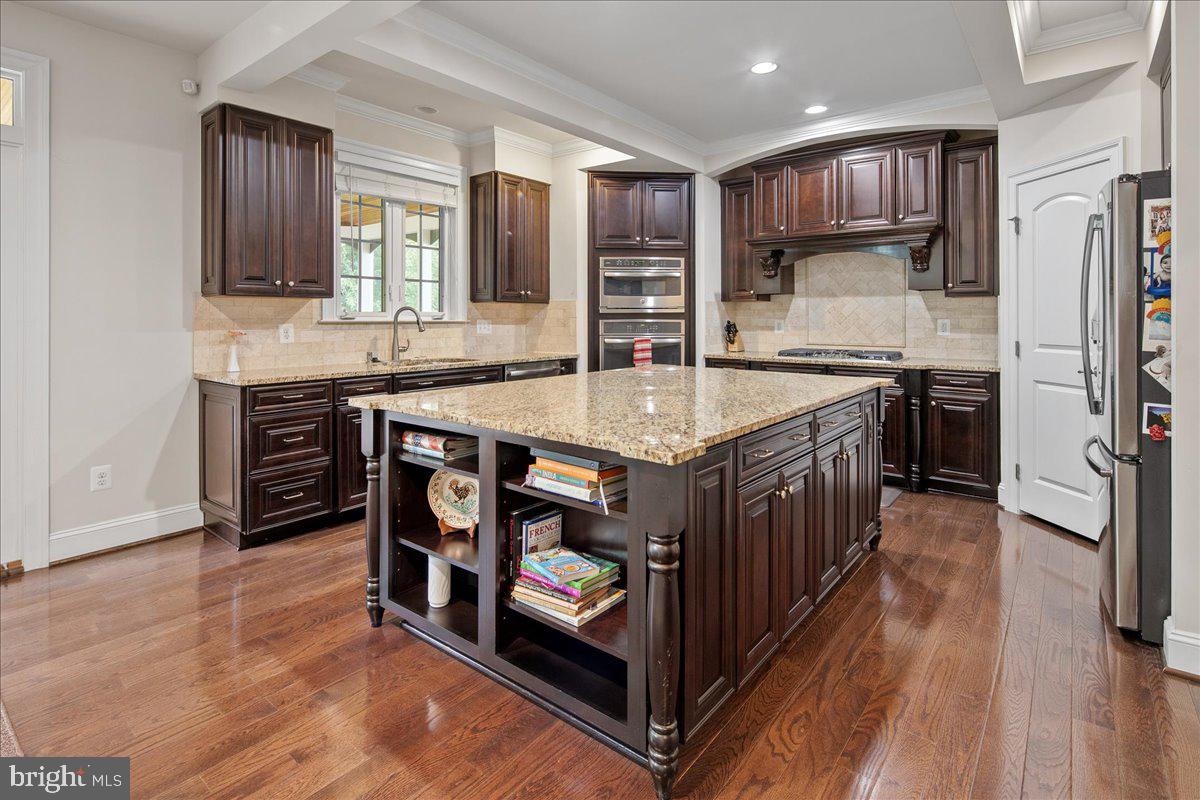 RIVERWOOD - Residential