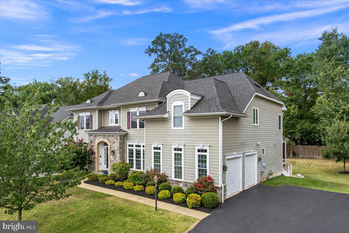 RIVERWOOD - Residential