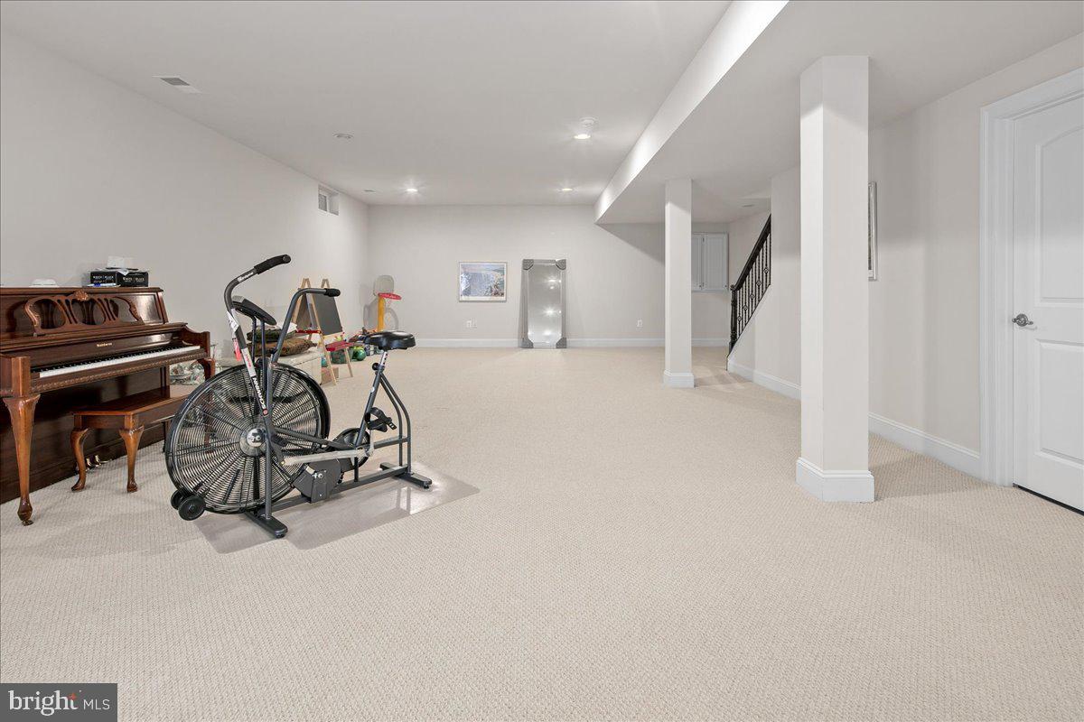 RIVERWOOD - Residential