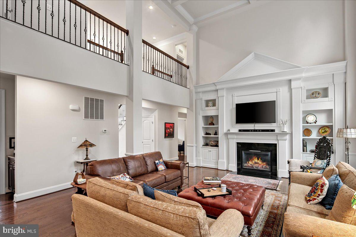 RIVERWOOD - Residential