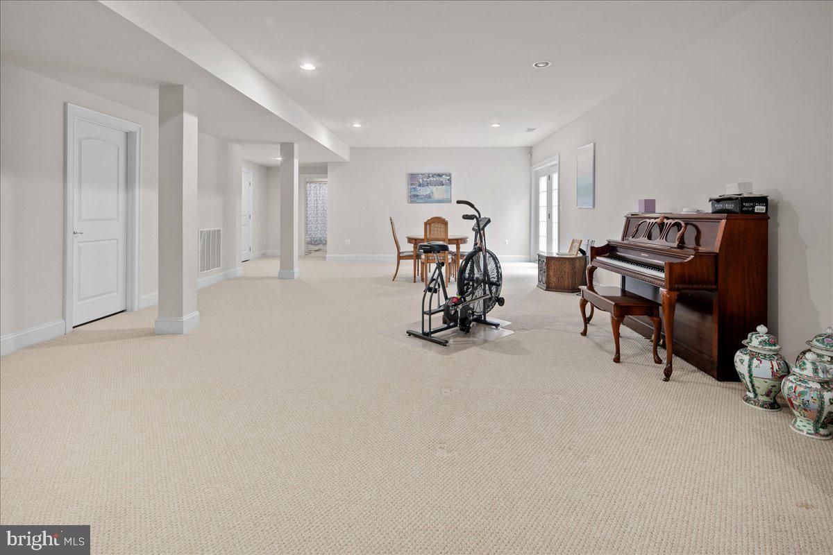 RIVERWOOD - Residential