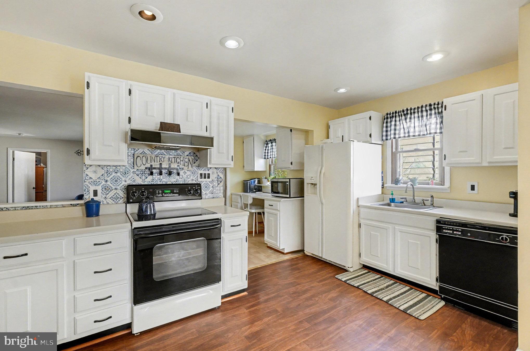 CHESAPEAKE TERRACE - Residential