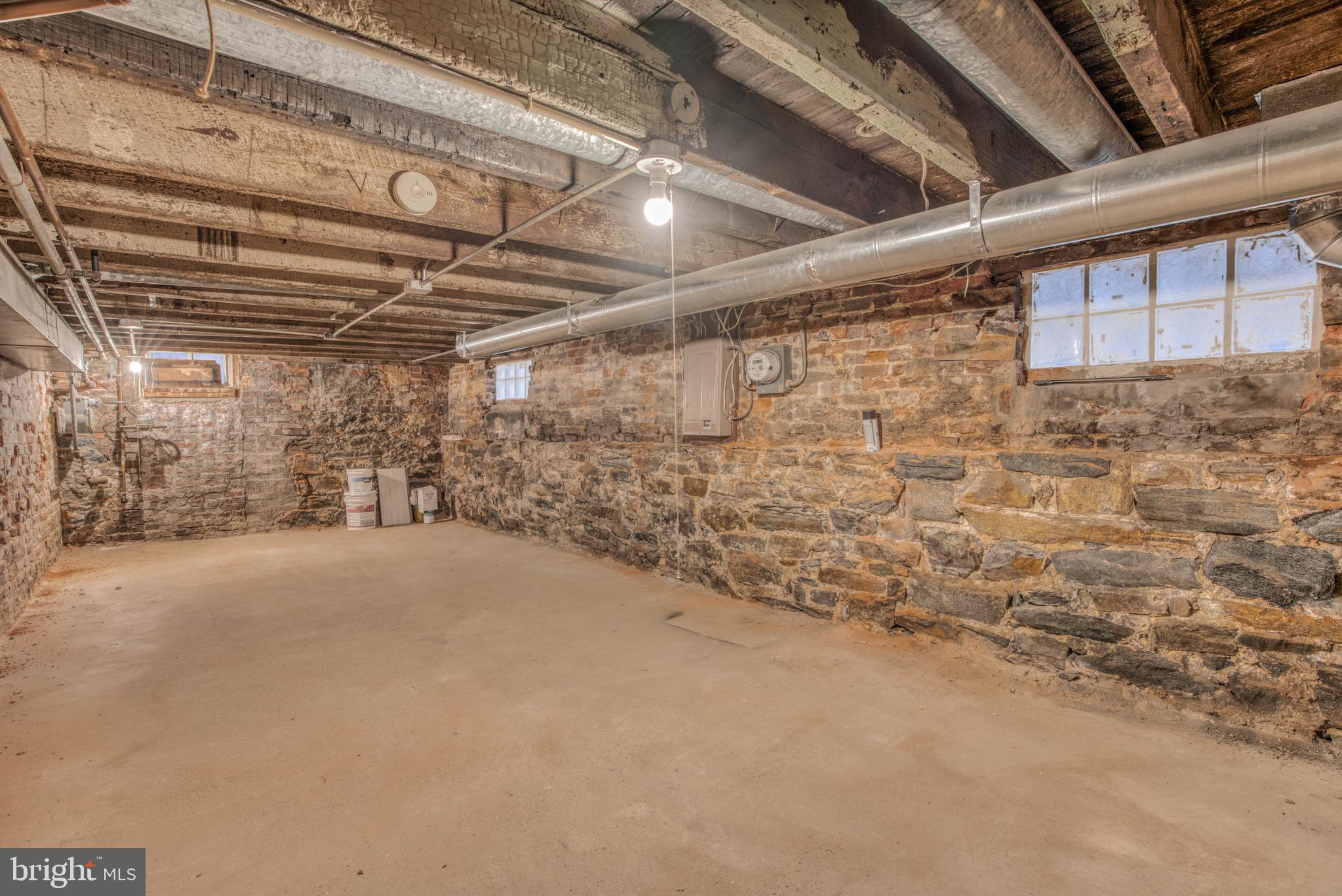 FEDERAL HILL HISTORIC DISTRICT - Residential Lease