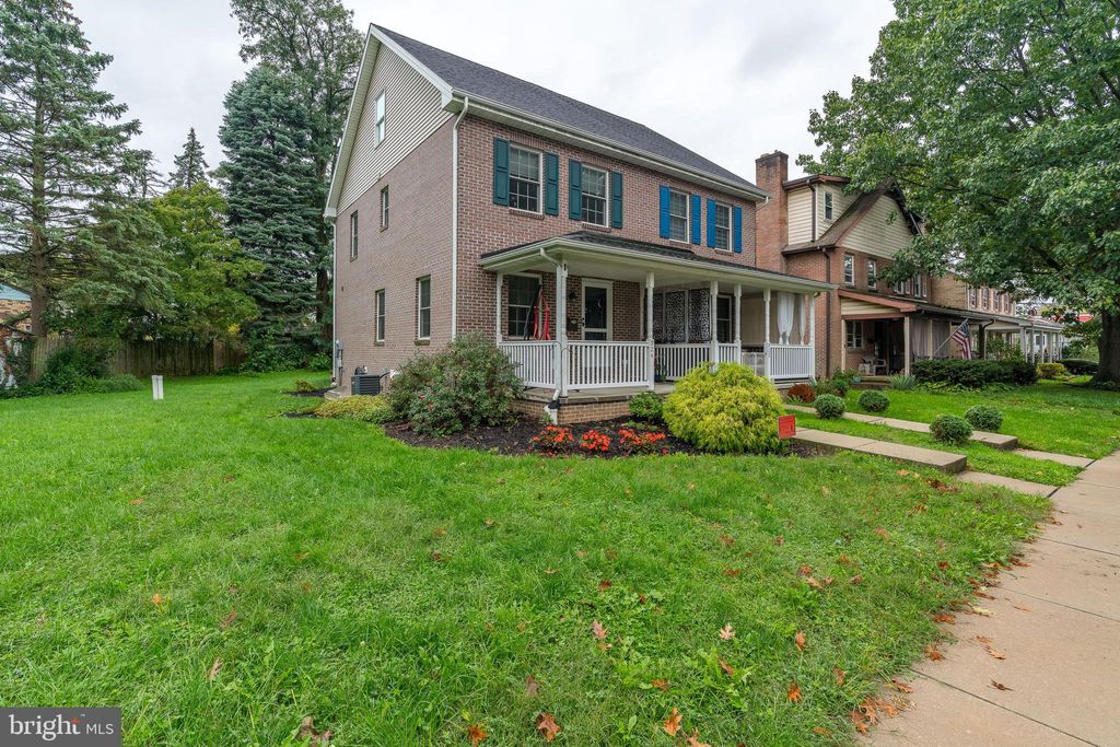 Photo of 924 E FULTON ST, LANCASTER, PA 17602 (MLS # PALA2041396)
