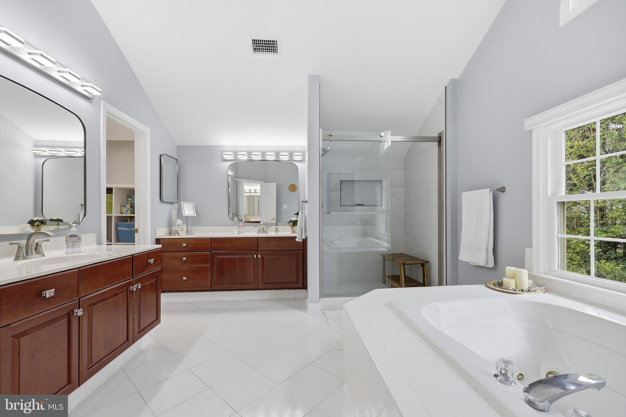 NORBECK GROVE - Residential