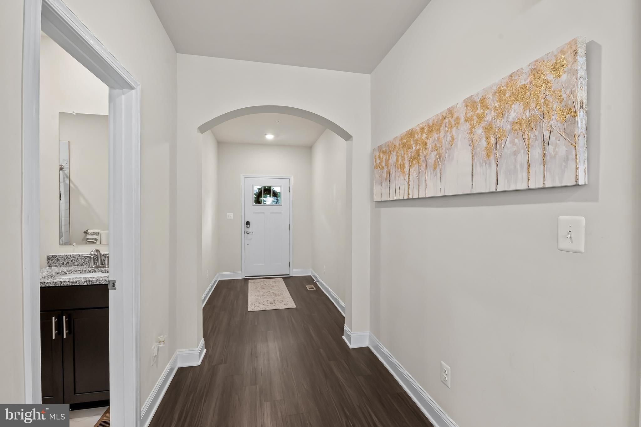 944 BENTGRASS DRIVE