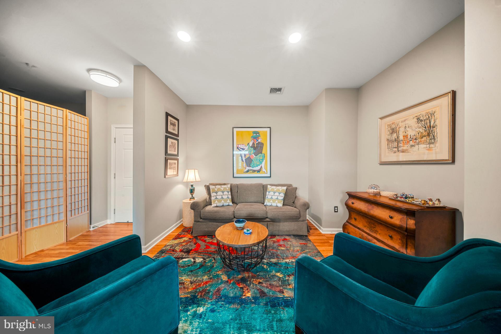 HUNTINGDON PLACE - Residential