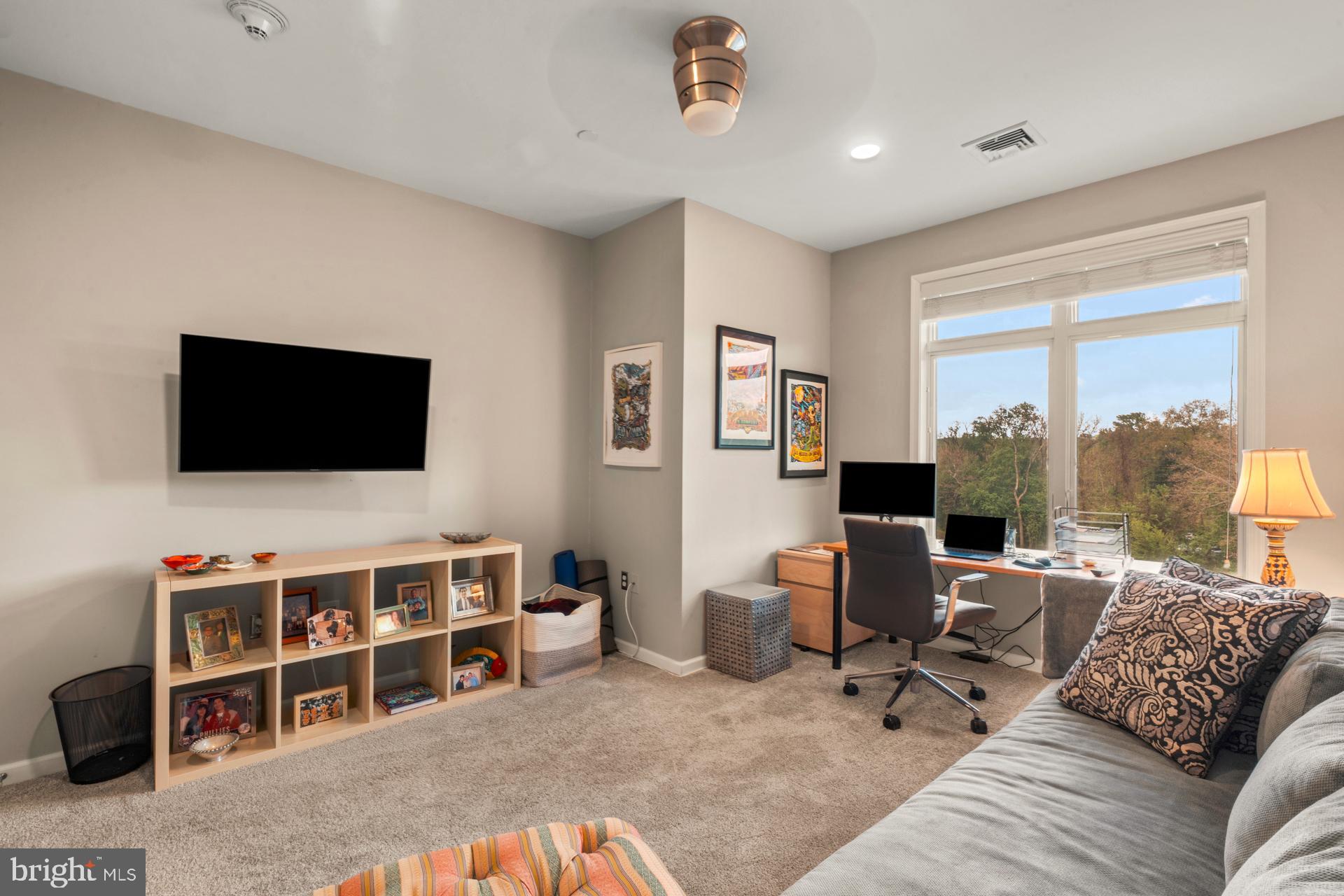 HUNTINGDON PLACE - Residential