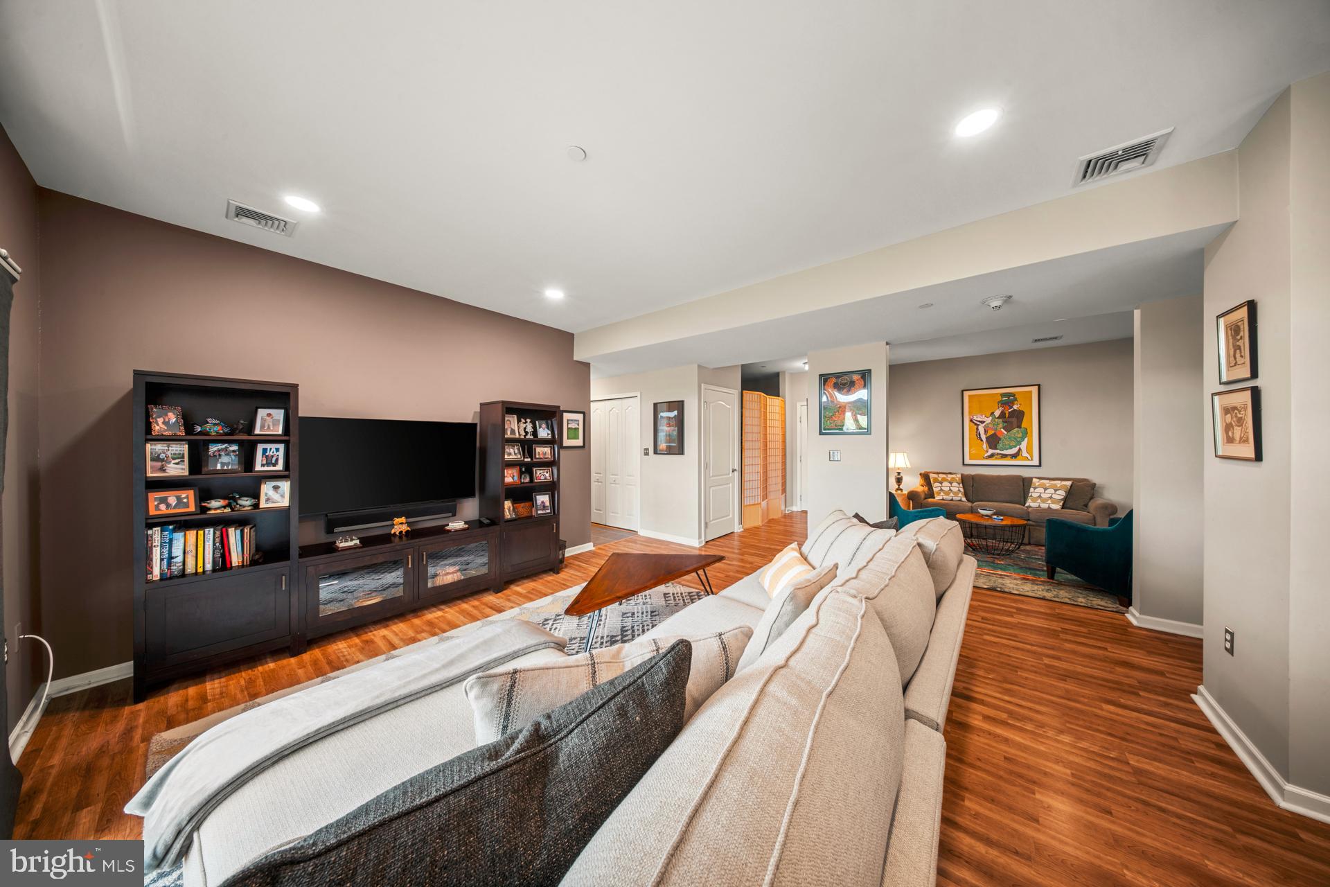 HUNTINGDON PLACE - Residential