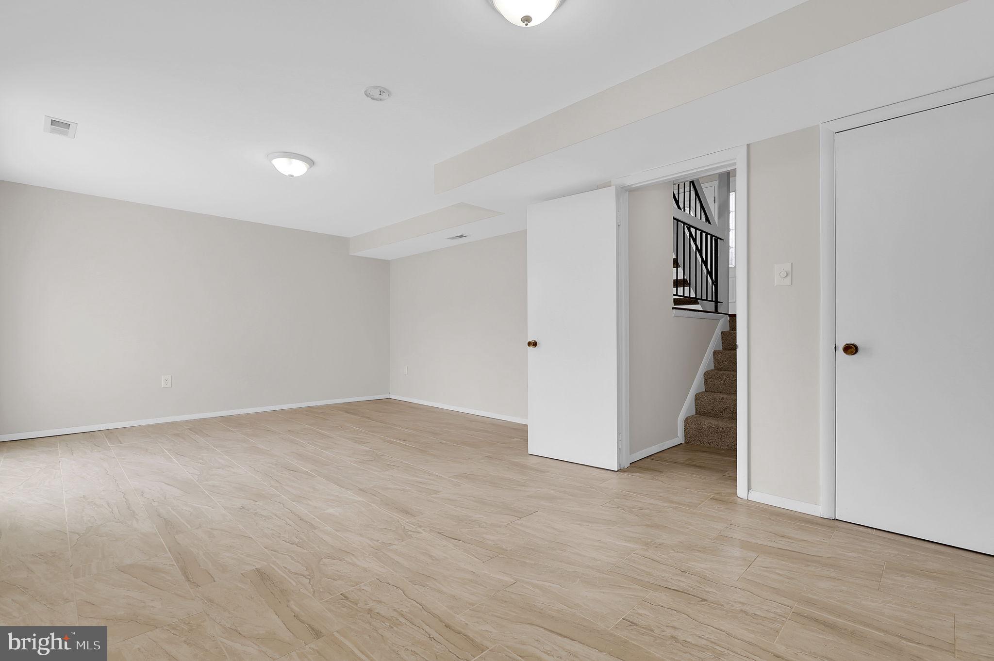 CHURCHILL TOWN SECTOR - Residential