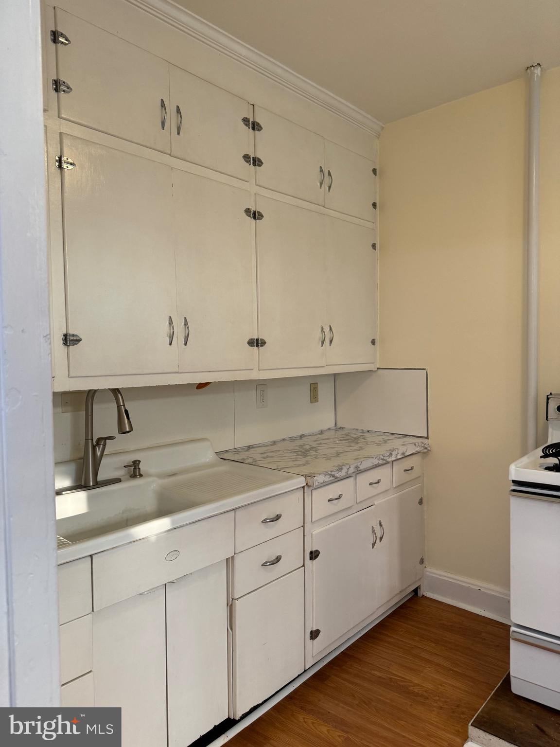 1104 W MARKET STREET 1106 2