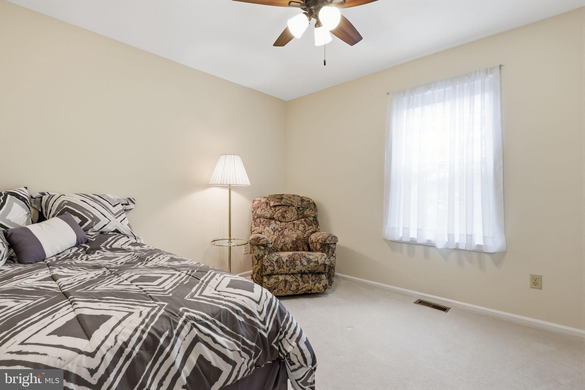 COUNTRY BEND - Residential