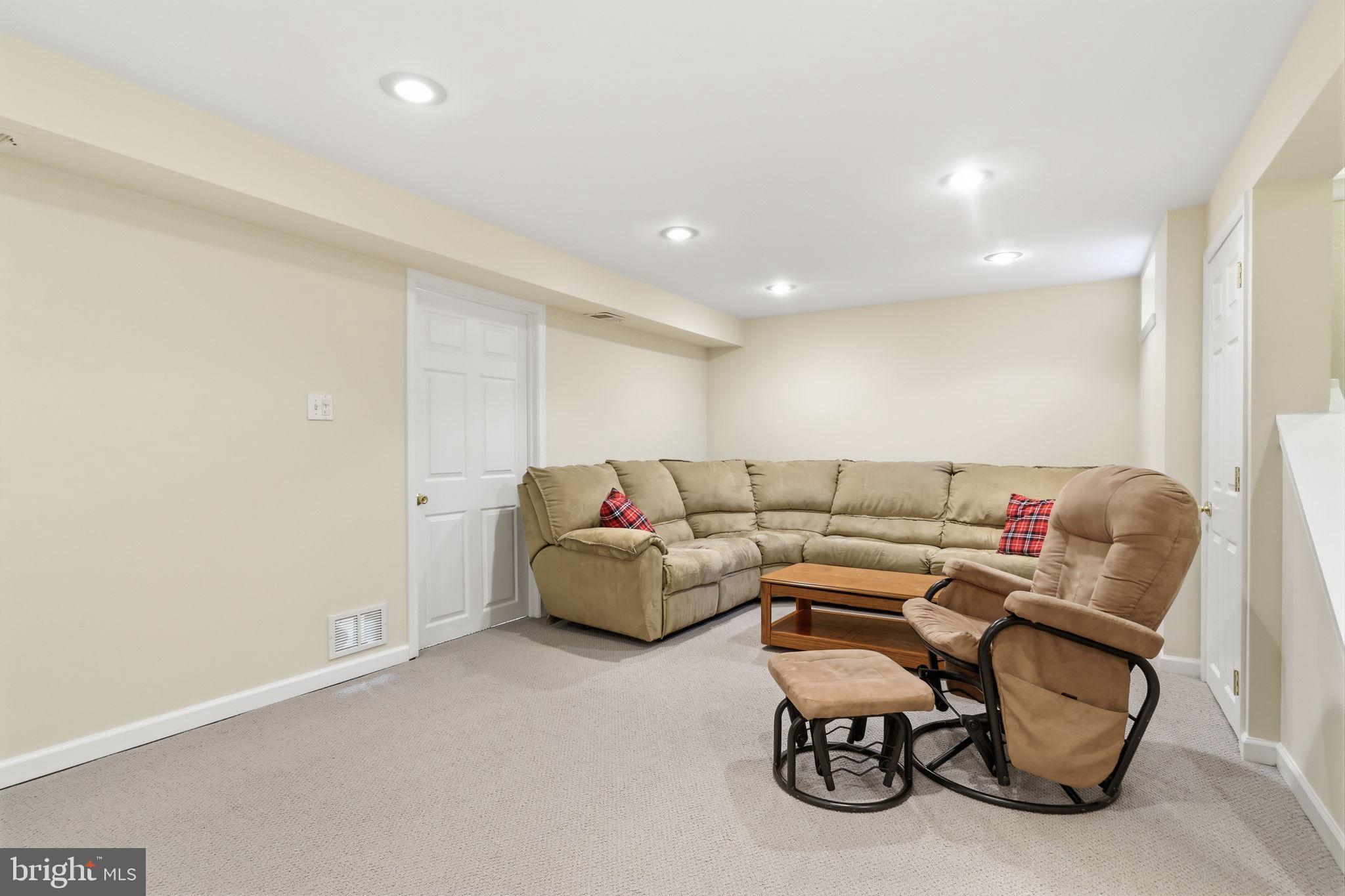 COUNTRY BEND - Residential