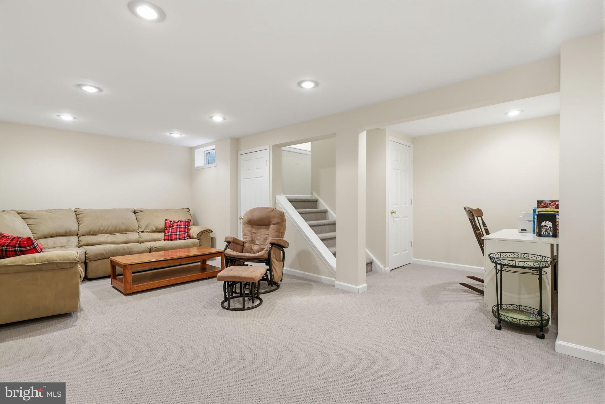 COUNTRY BEND - Residential