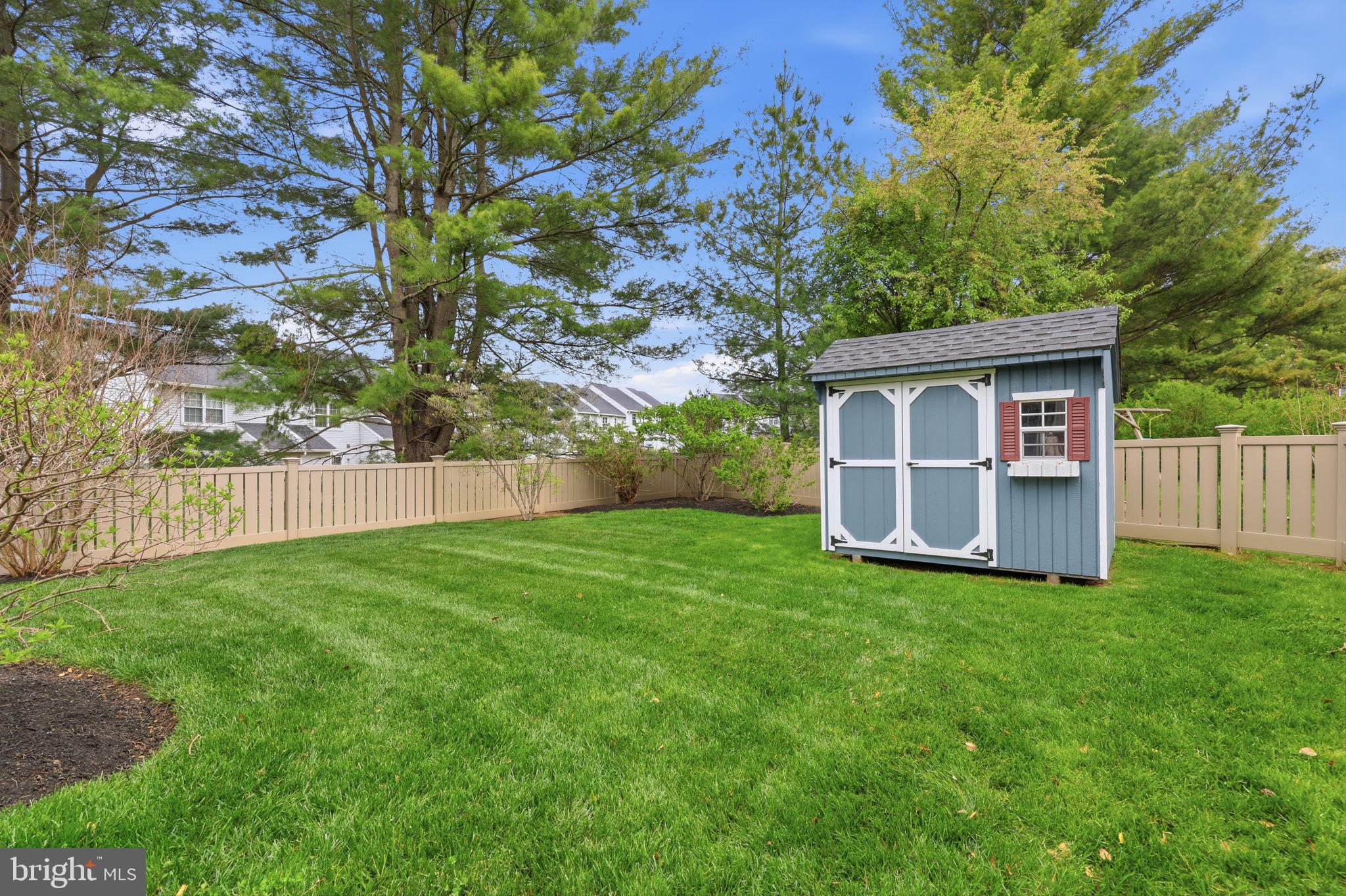 COUNTRY BEND - Residential