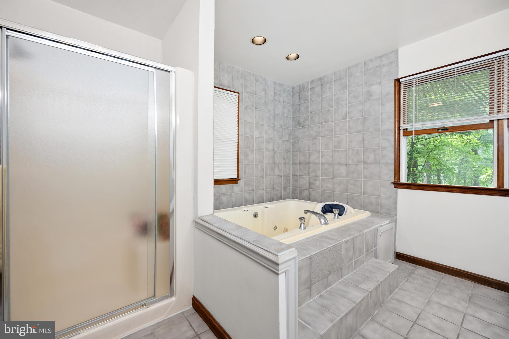 OCEAN PINES - BAY COLONY - Residential