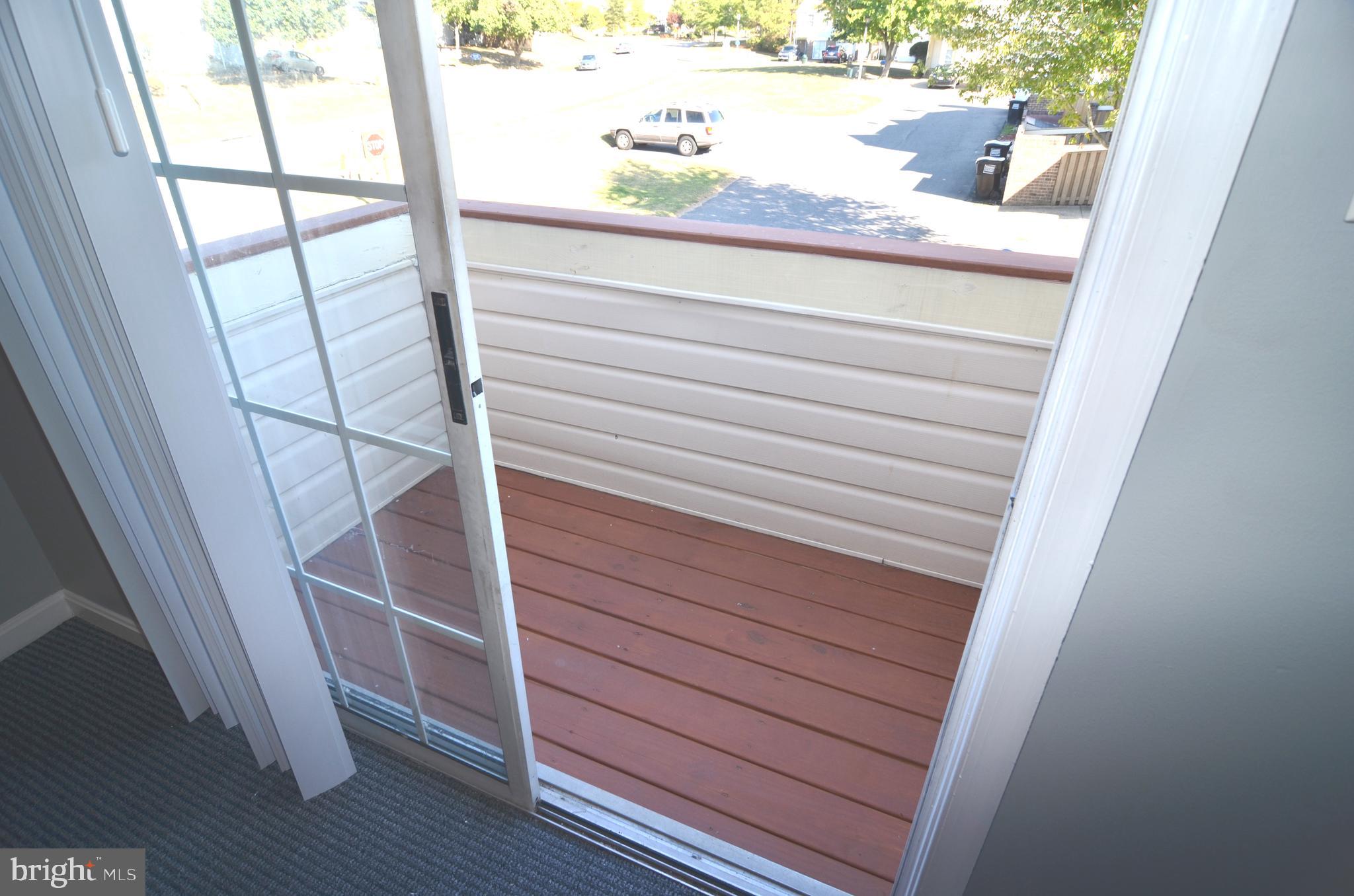 COLUMBIA COMMONS - Residential Lease