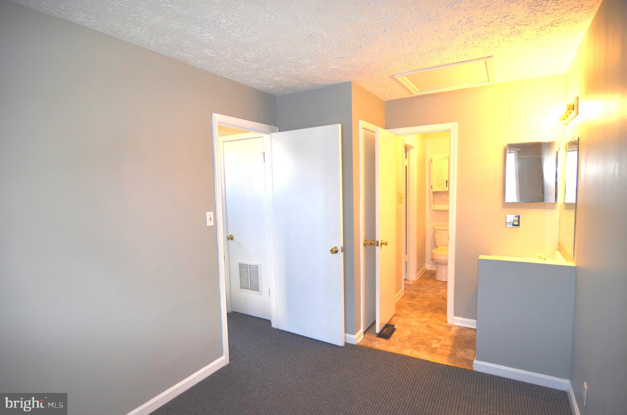 COLUMBIA COMMONS - Residential Lease