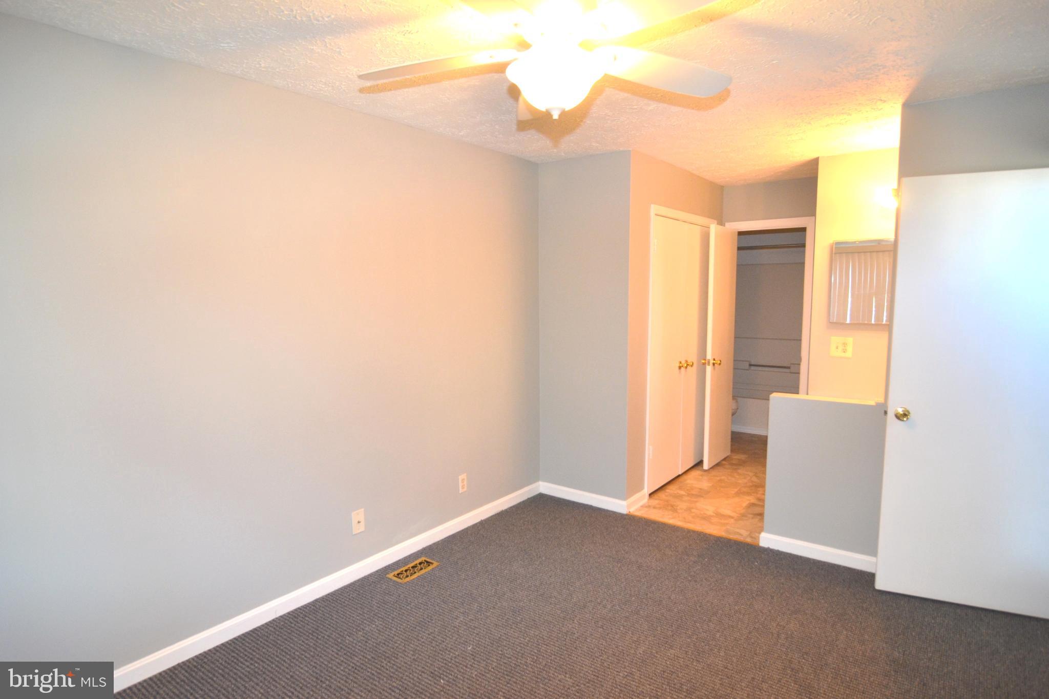 COLUMBIA COMMONS - Residential Lease