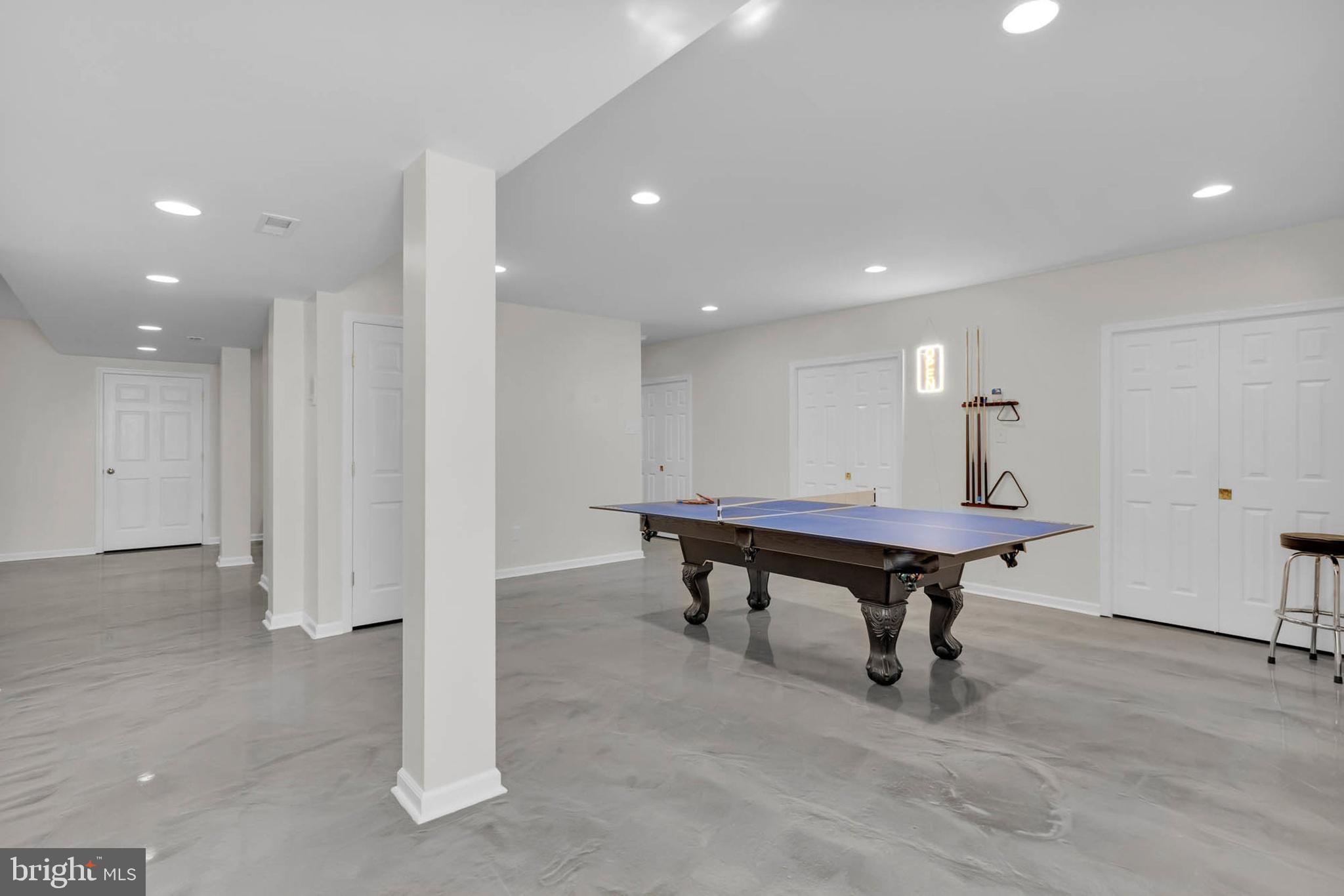 SPRING HOLLOW ESTATES - Residential