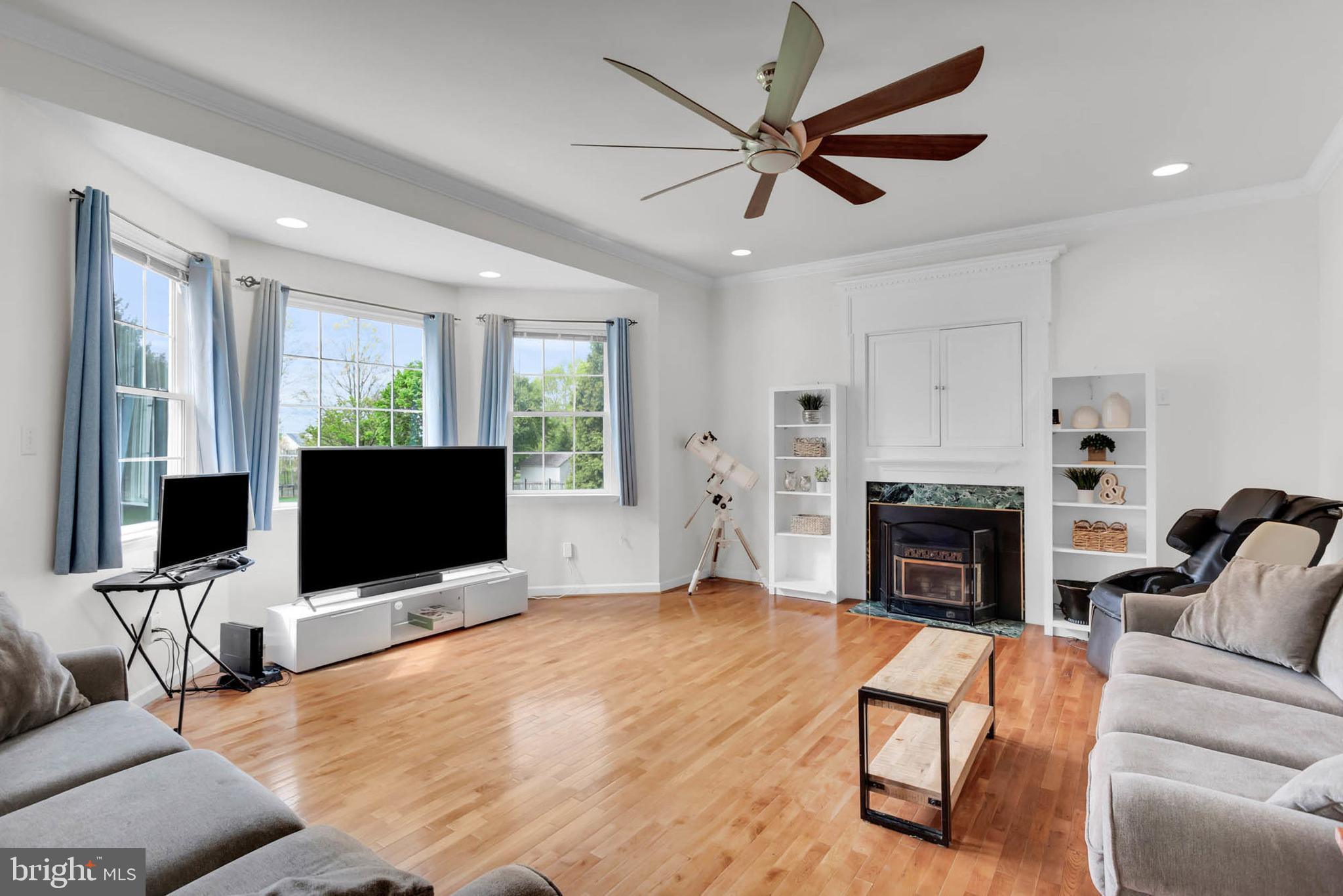 SPRING HOLLOW ESTATES - Residential