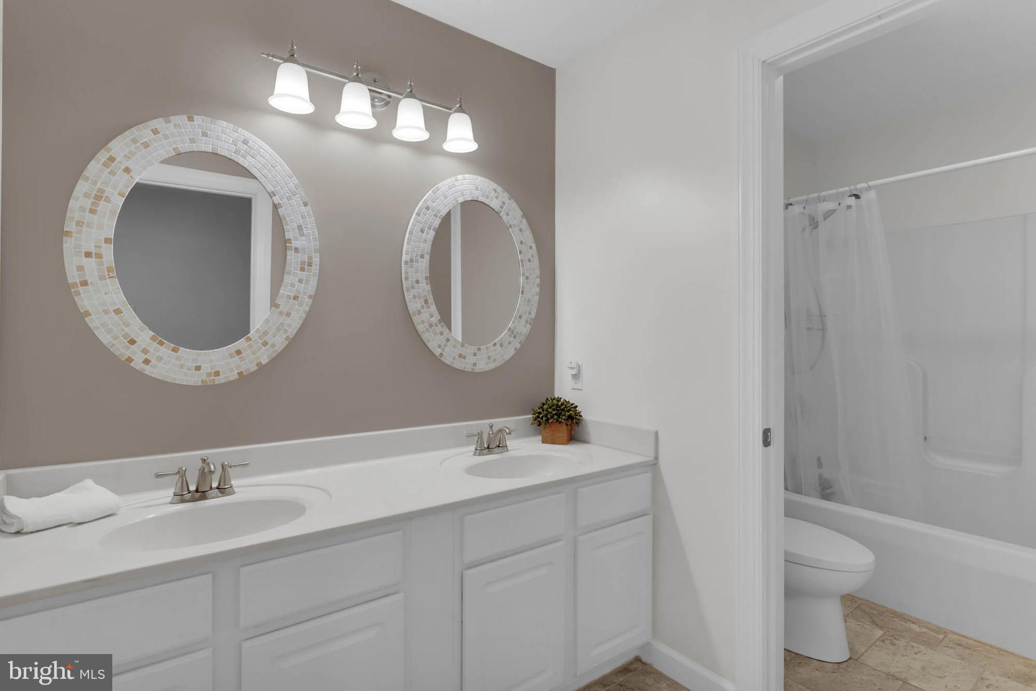 SPRING HOLLOW ESTATES - Residential