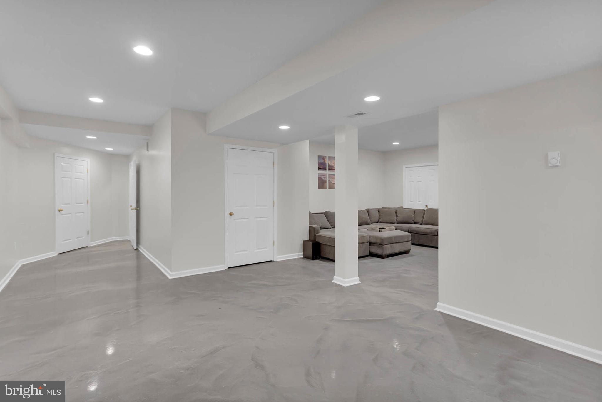 SPRING HOLLOW ESTATES - Residential