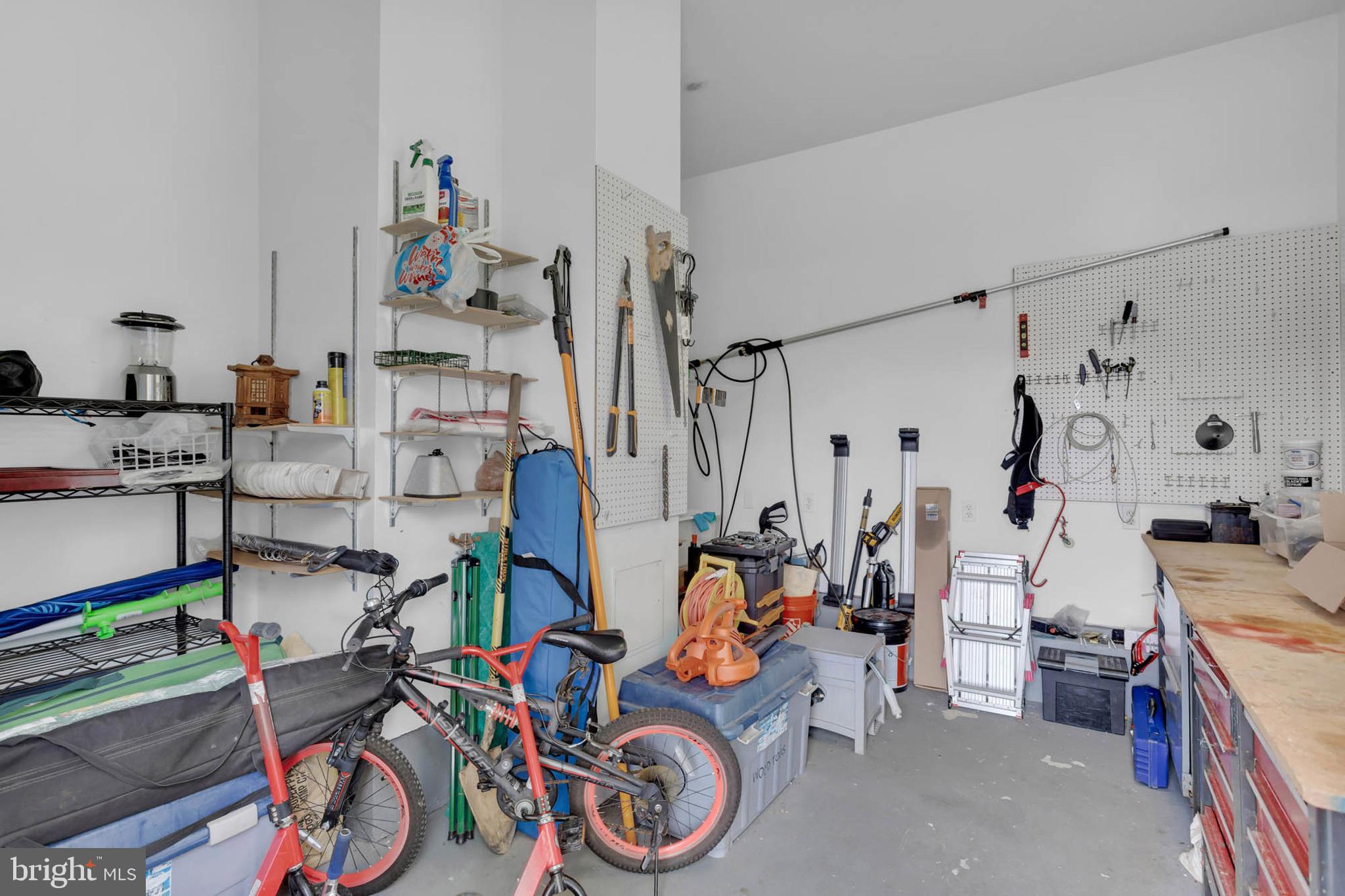 SPRING HOLLOW ESTATES - Residential