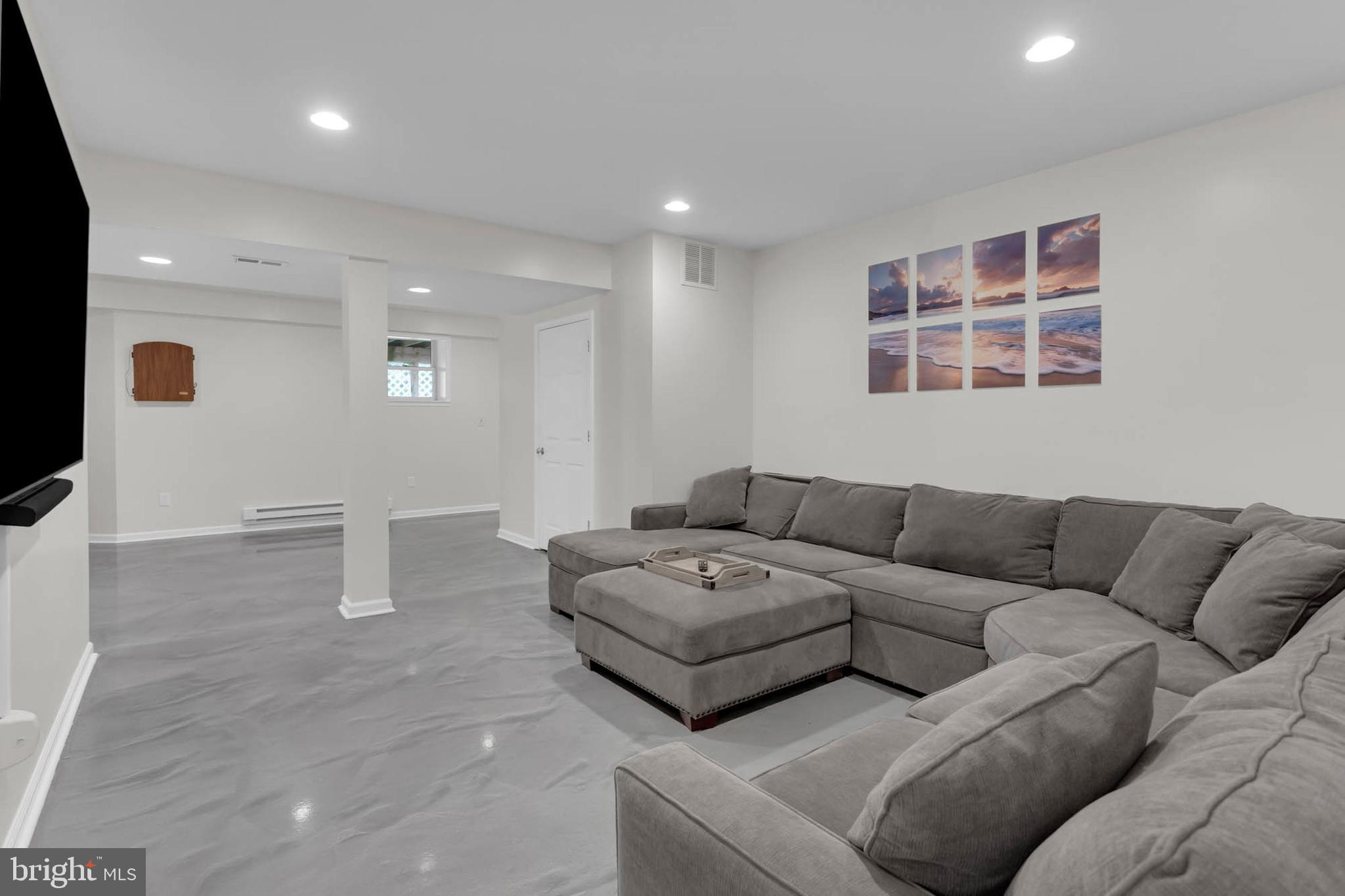 SPRING HOLLOW ESTATES - Residential