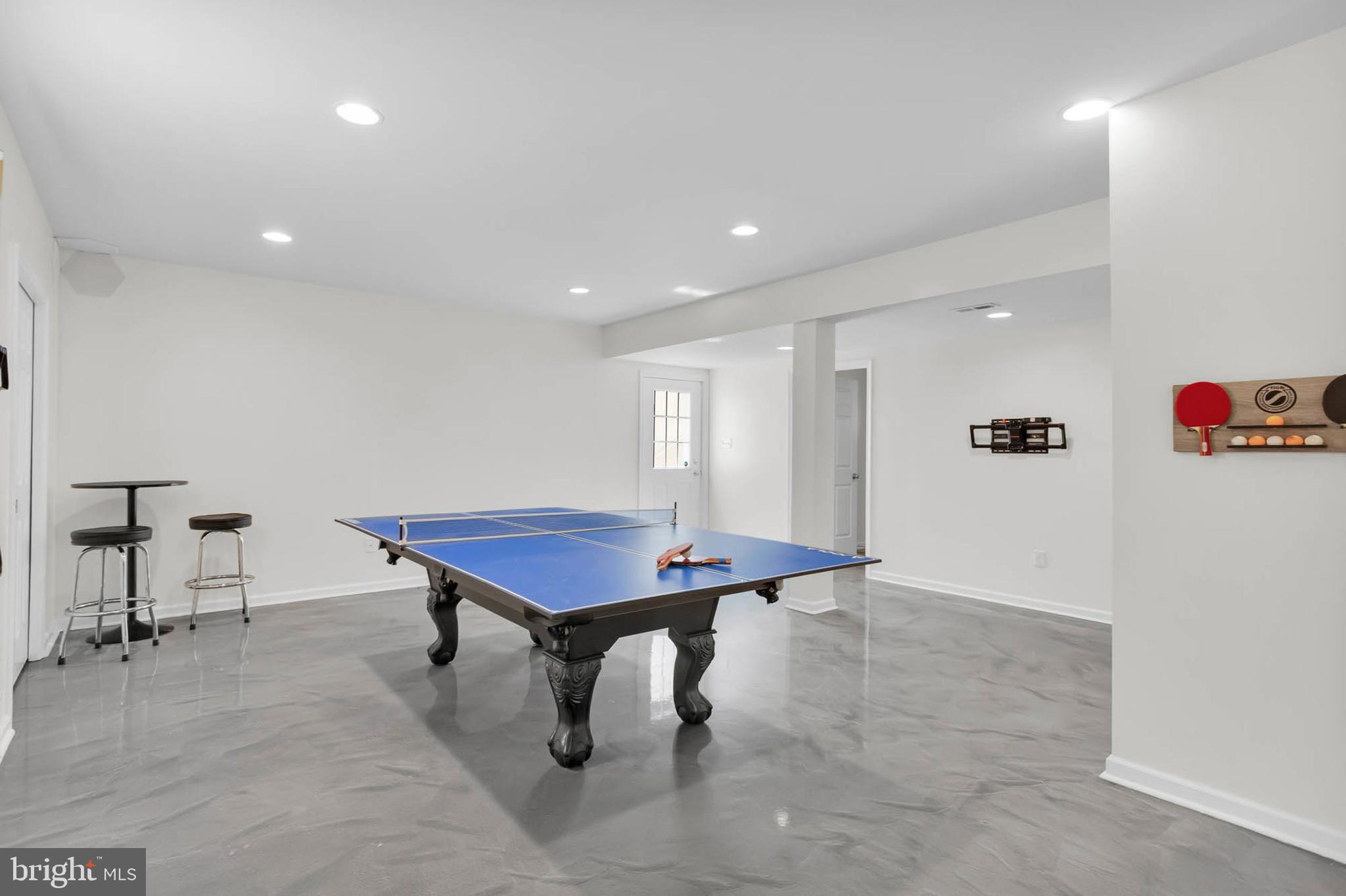 SPRING HOLLOW ESTATES - Residential