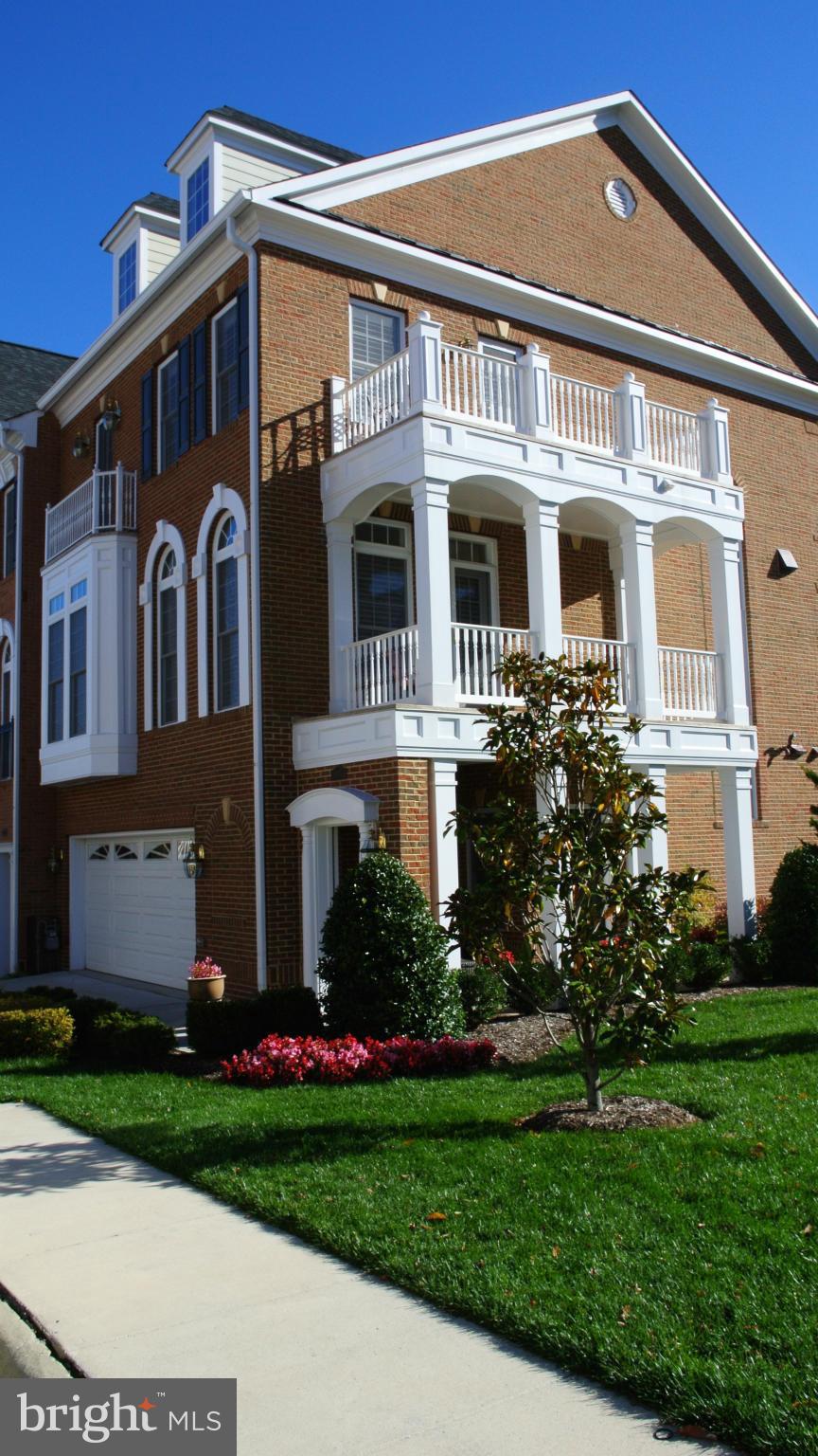 CHARLESTON SQUARE TOWNHM - Residential