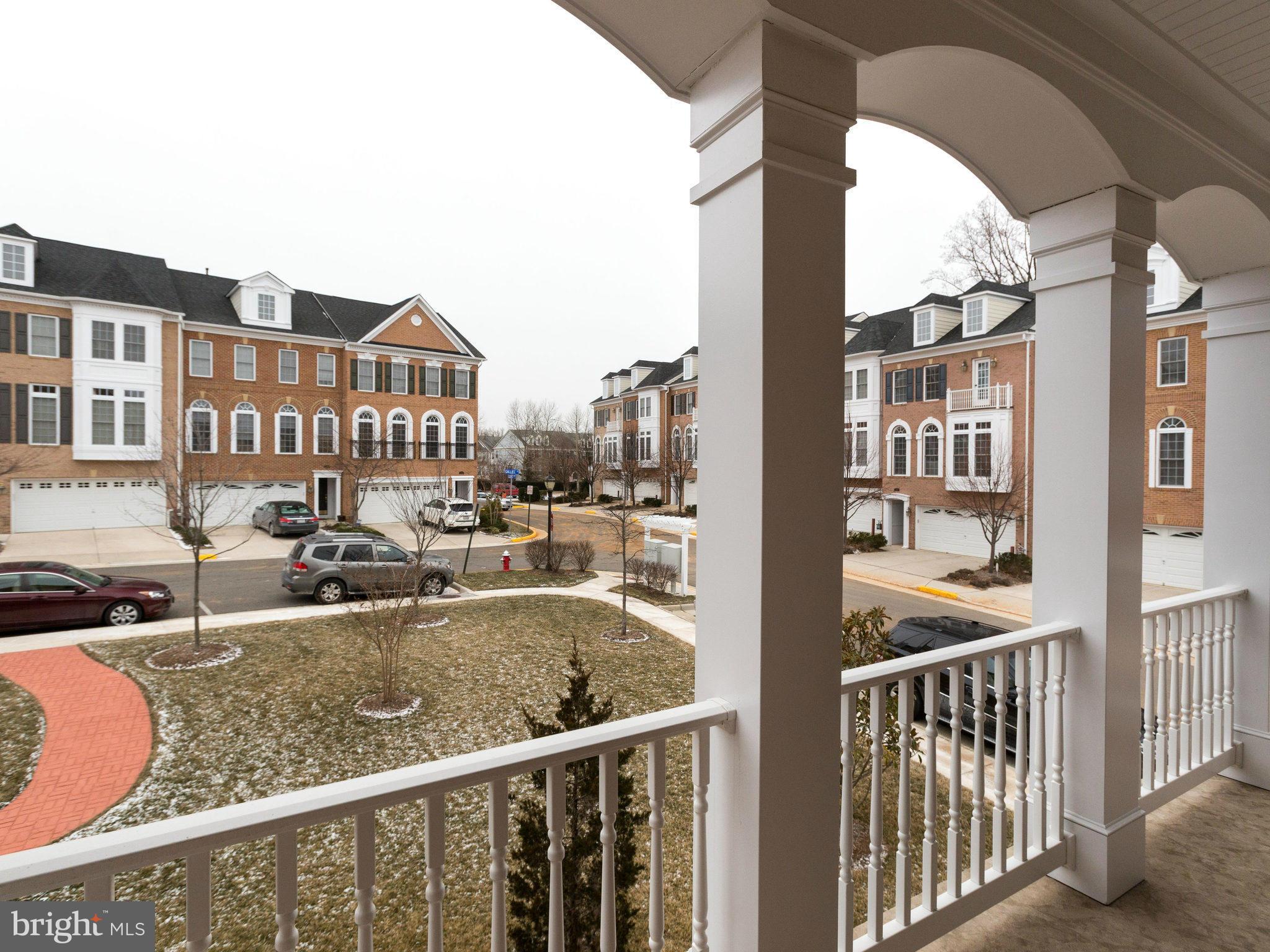 CHARLESTON SQUARE TOWNHM - Residential