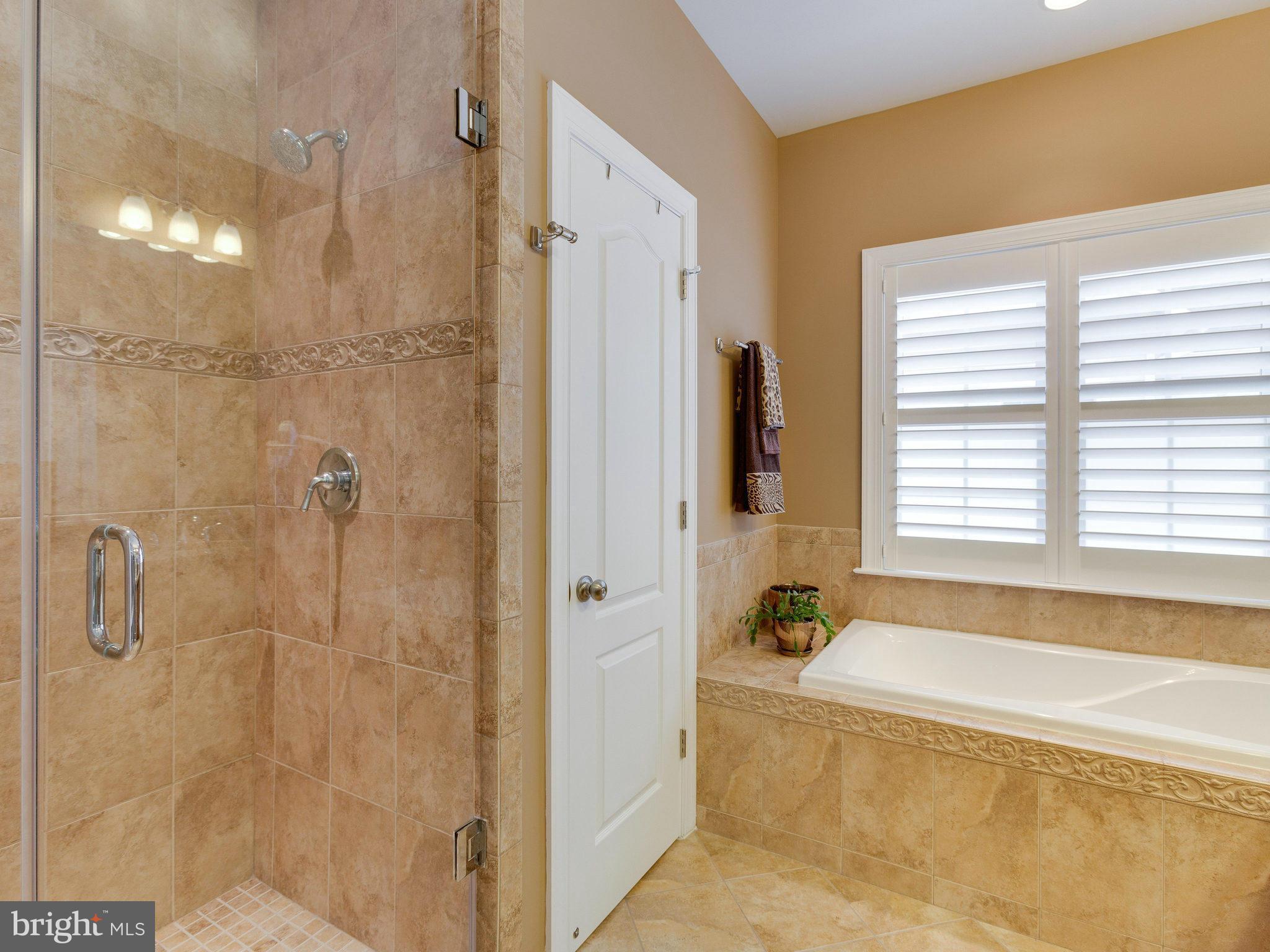 CHARLESTON SQUARE TOWNHM - Residential