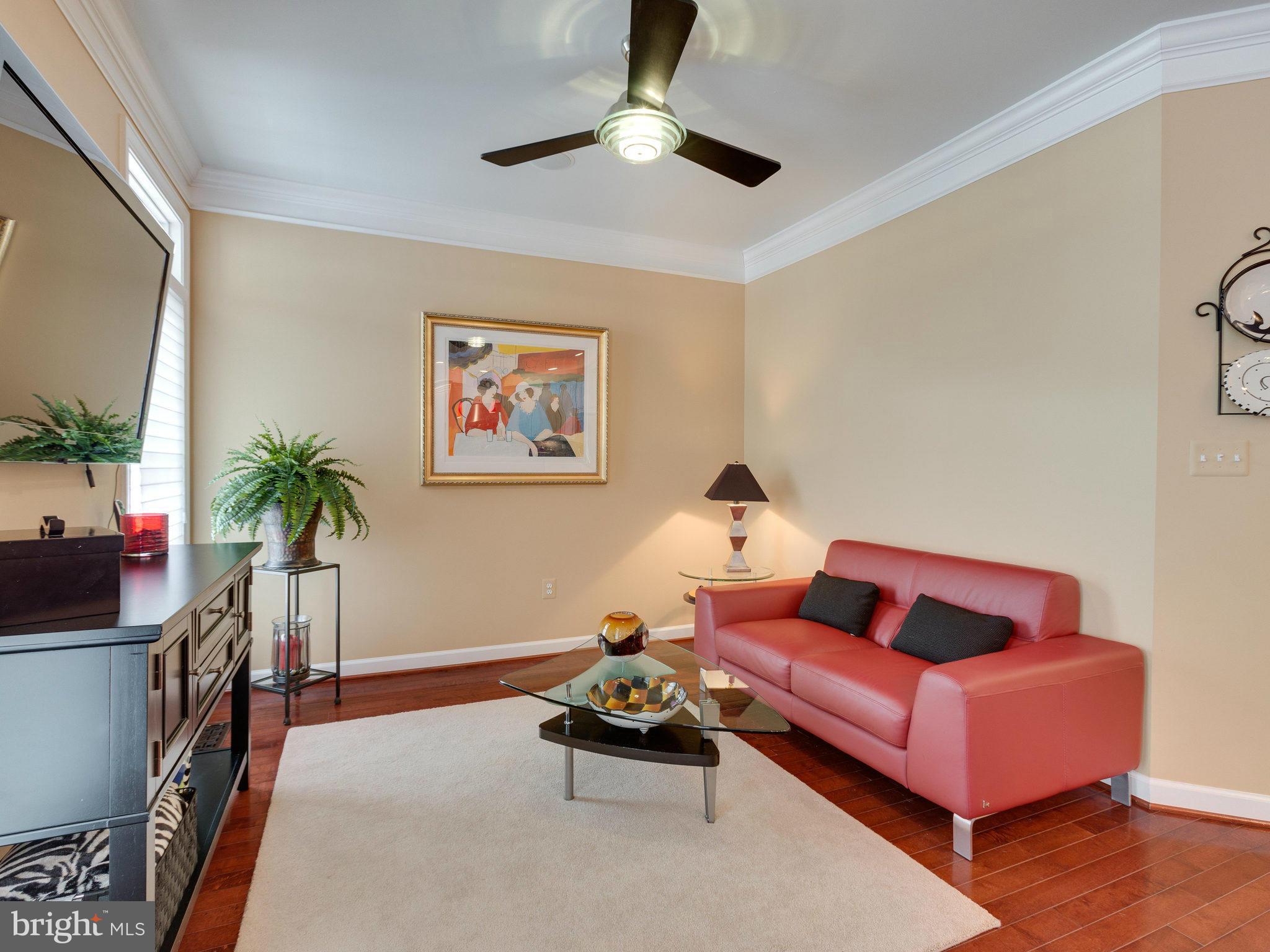 CHARLESTON SQUARE TOWNHM - Residential