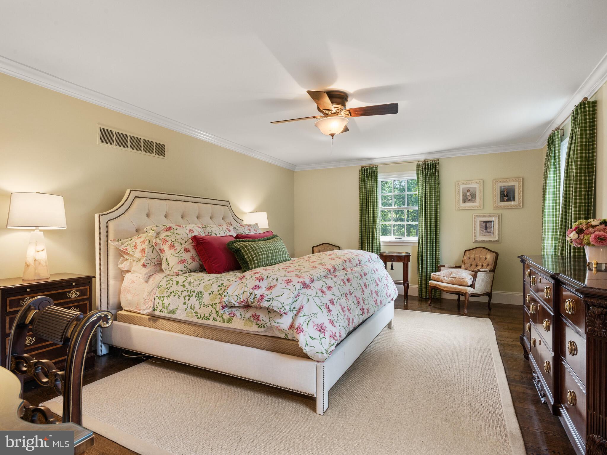 SPRING KNOLL - Residential