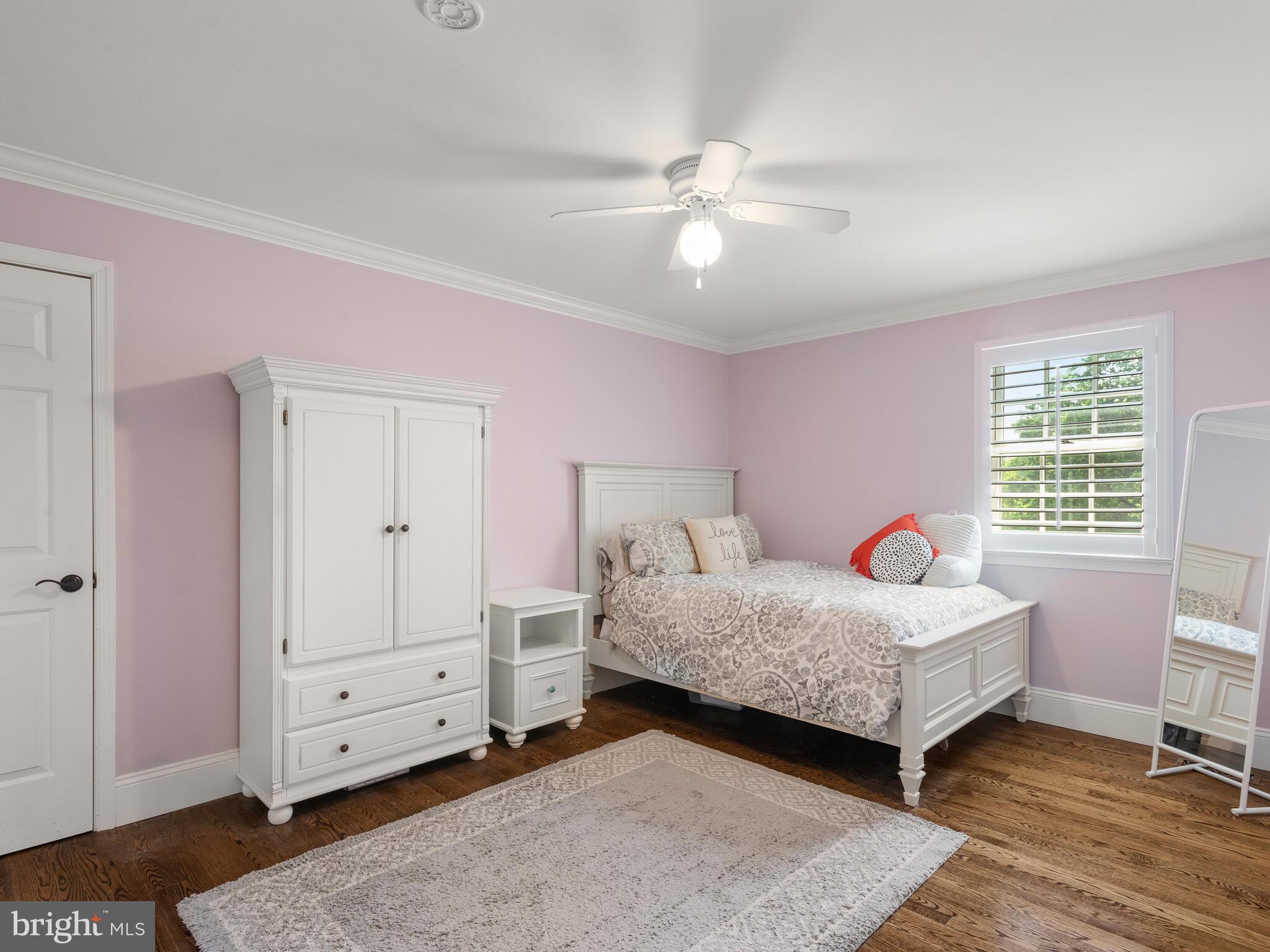 SPRING KNOLL - Residential