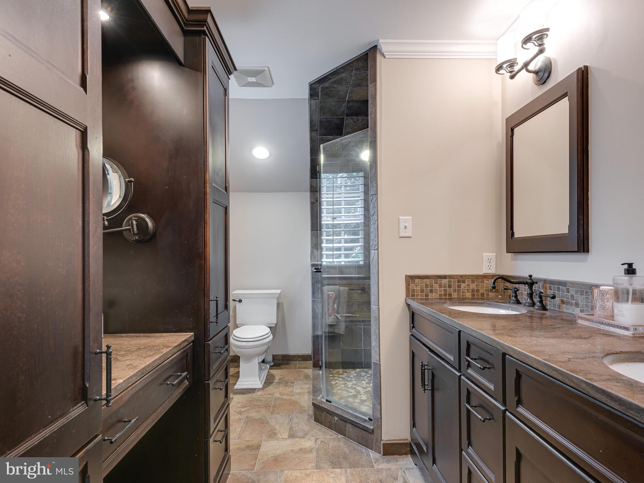 SPRING KNOLL - Residential