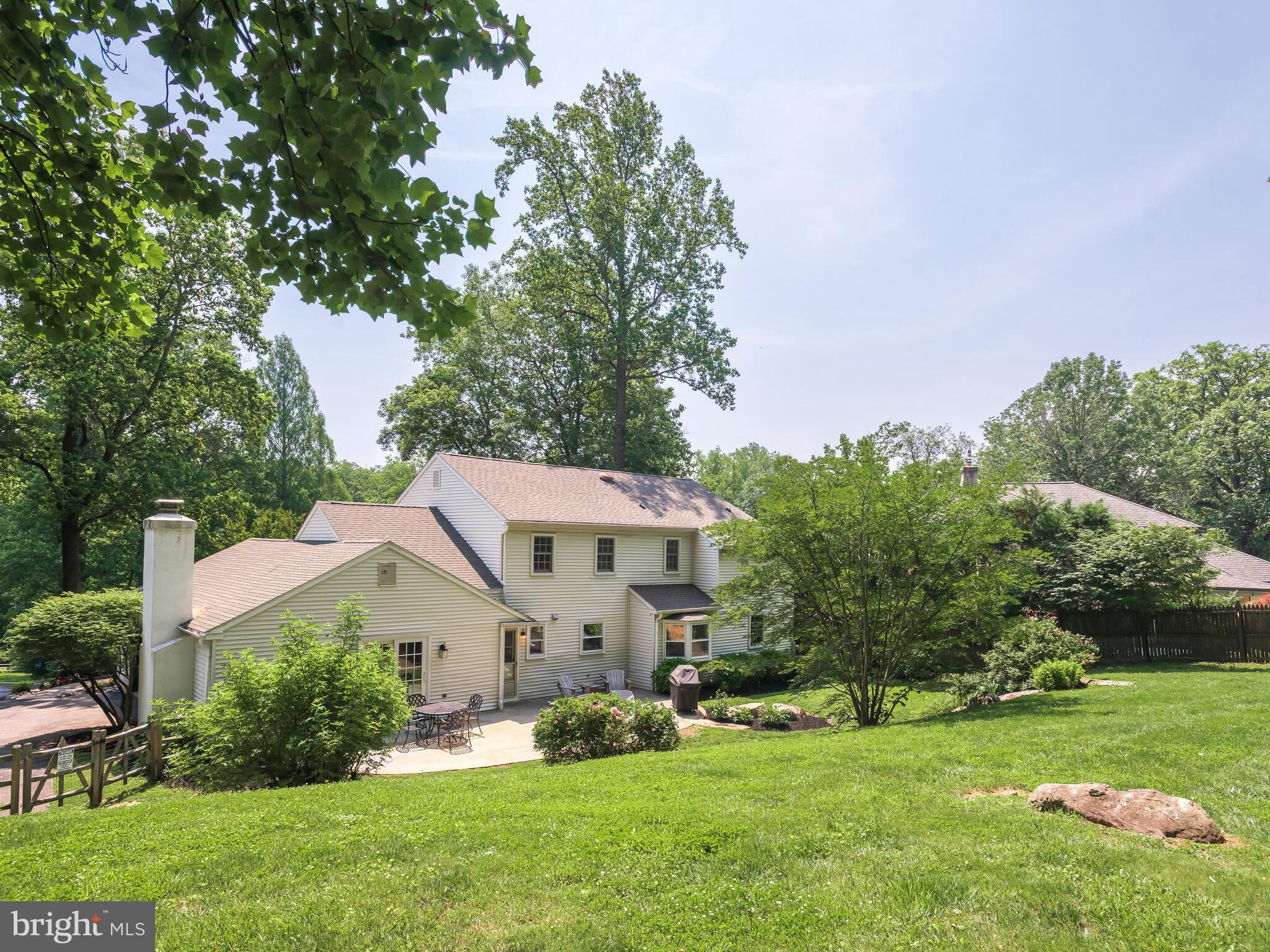 SPRING KNOLL - Residential