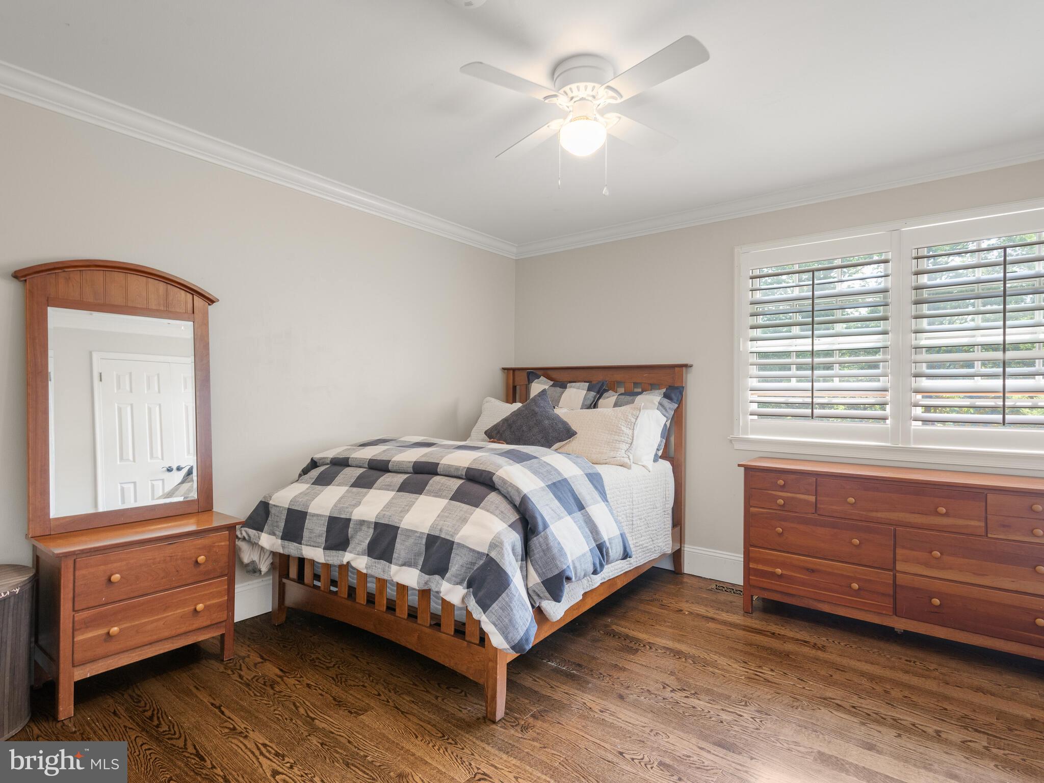 SPRING KNOLL - Residential