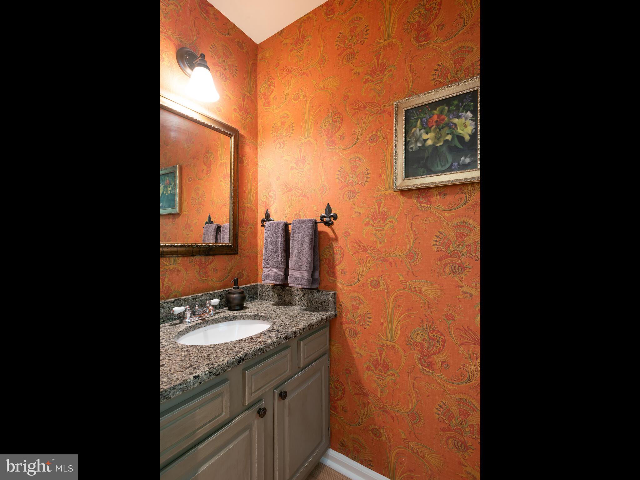 SPRING KNOLL - Residential