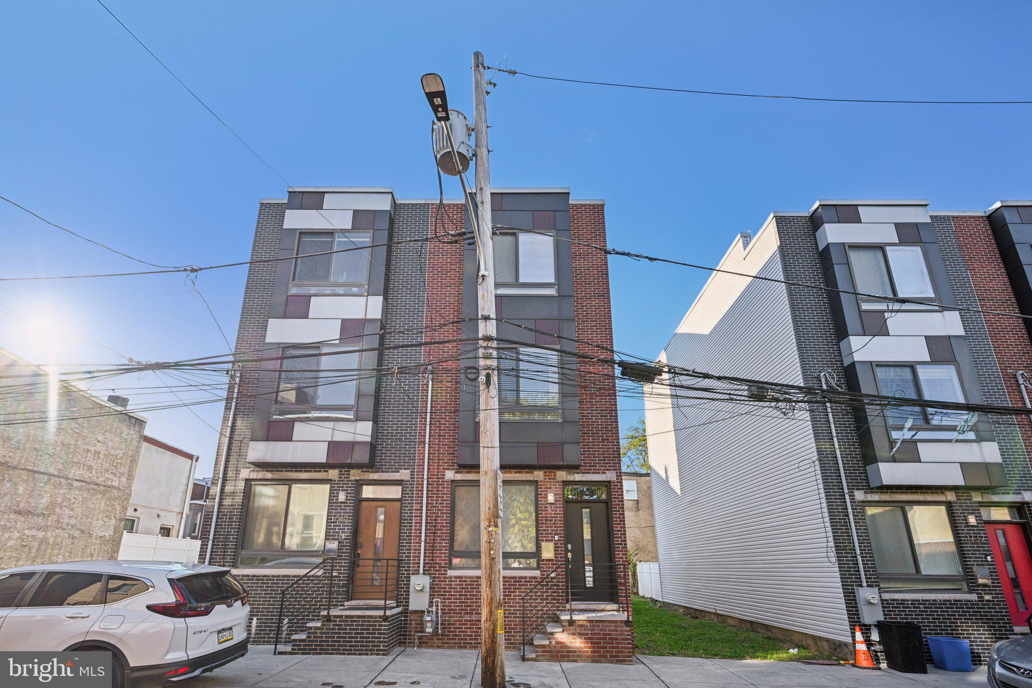 1728 N LAMBERT STREET