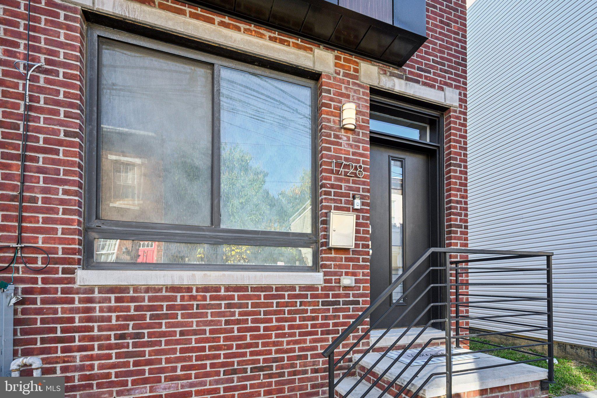 1728 N LAMBERT STREET