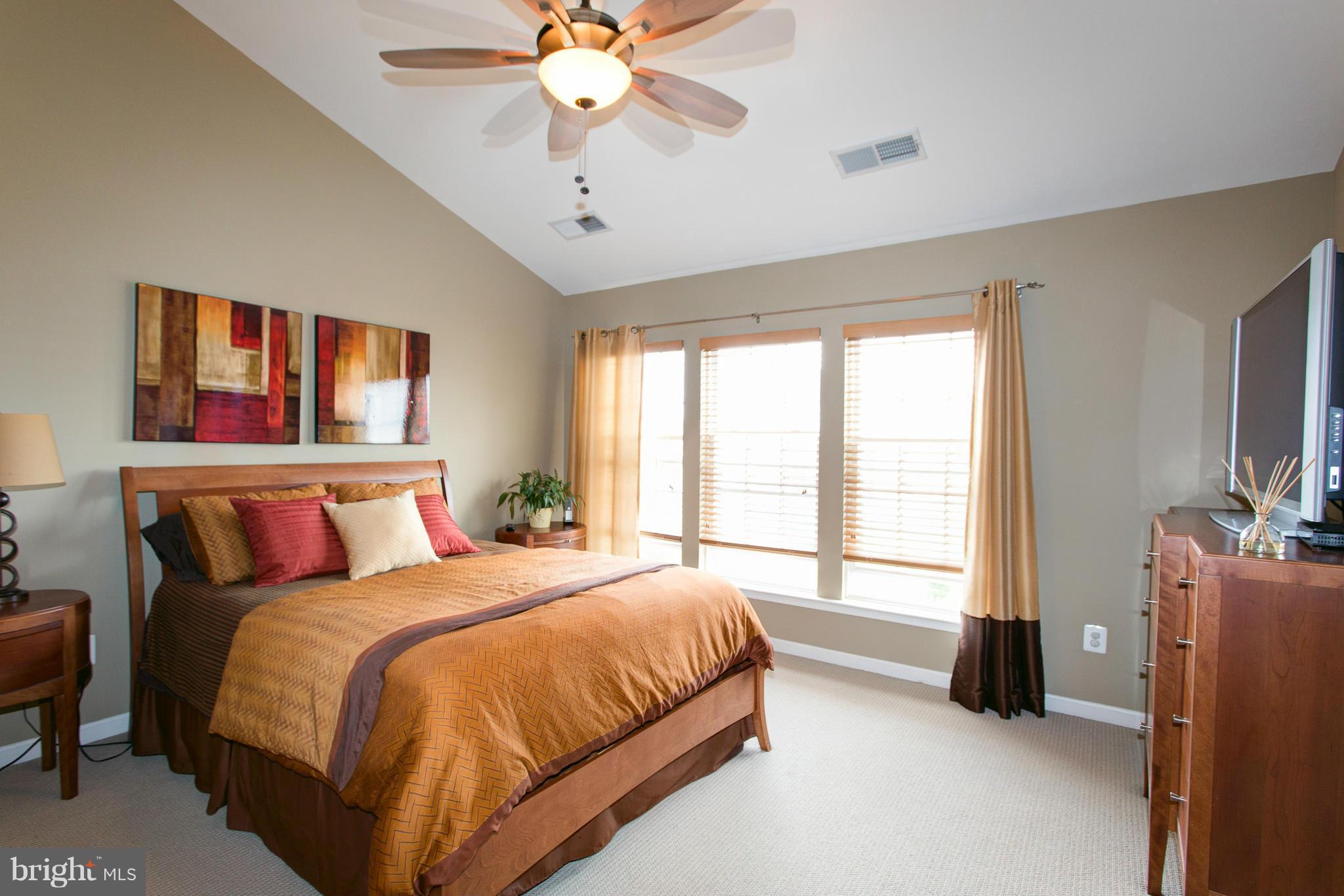 ASHBURN VILLAGE - Residential