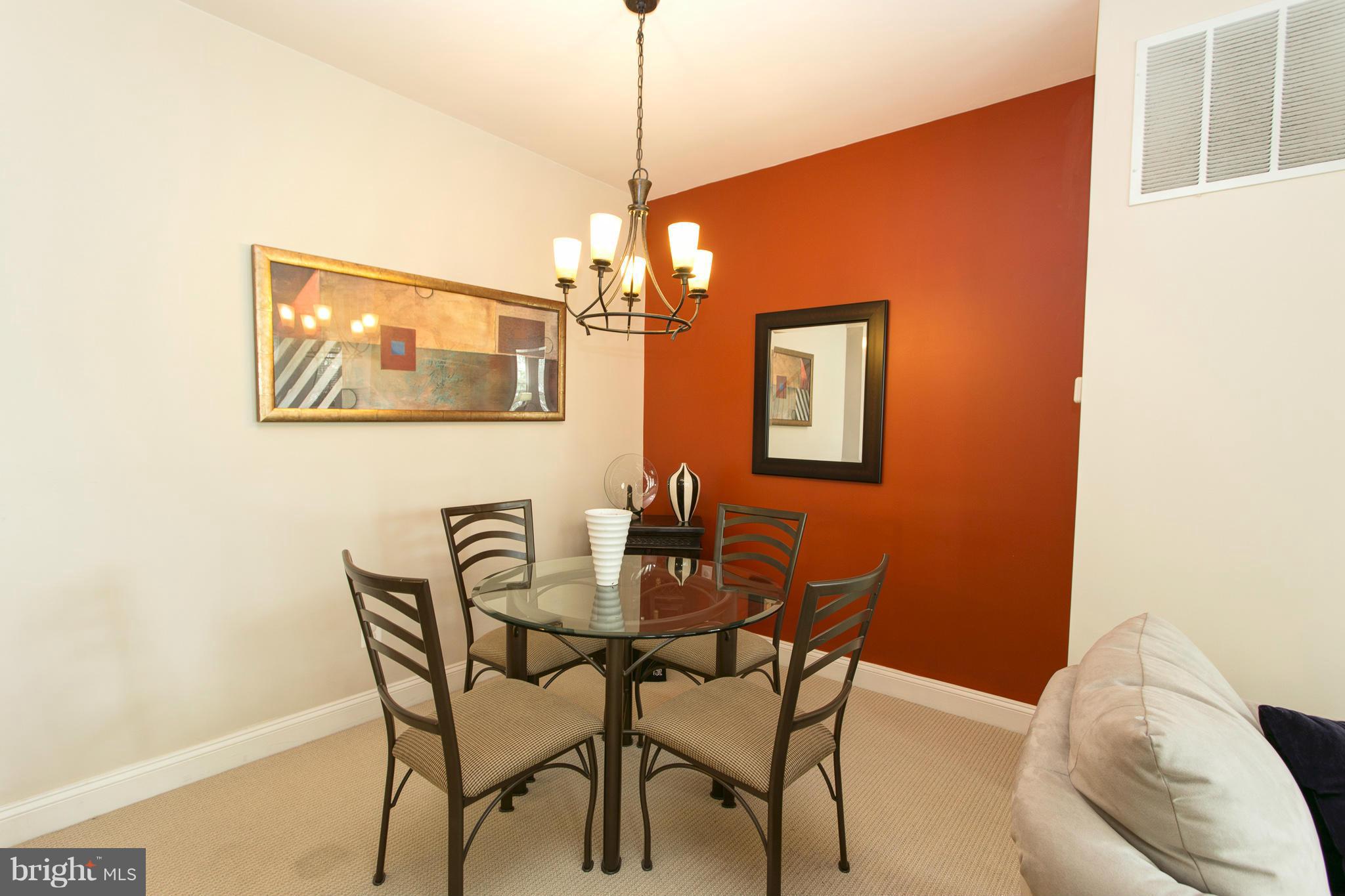 ASHBURN VILLAGE - Residential