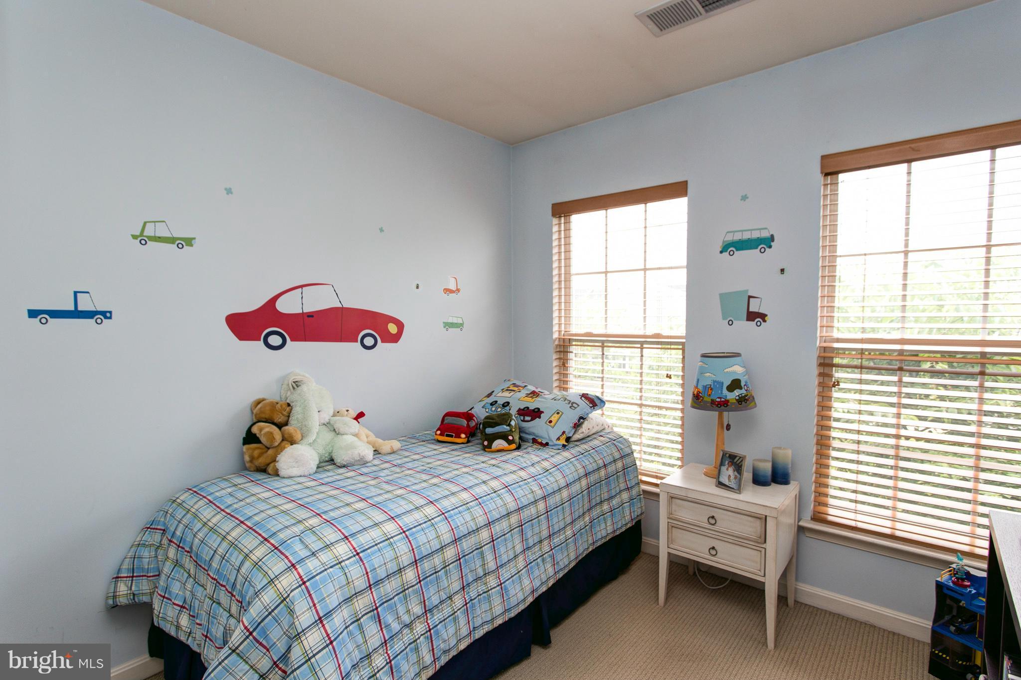 ASHBURN VILLAGE - Residential